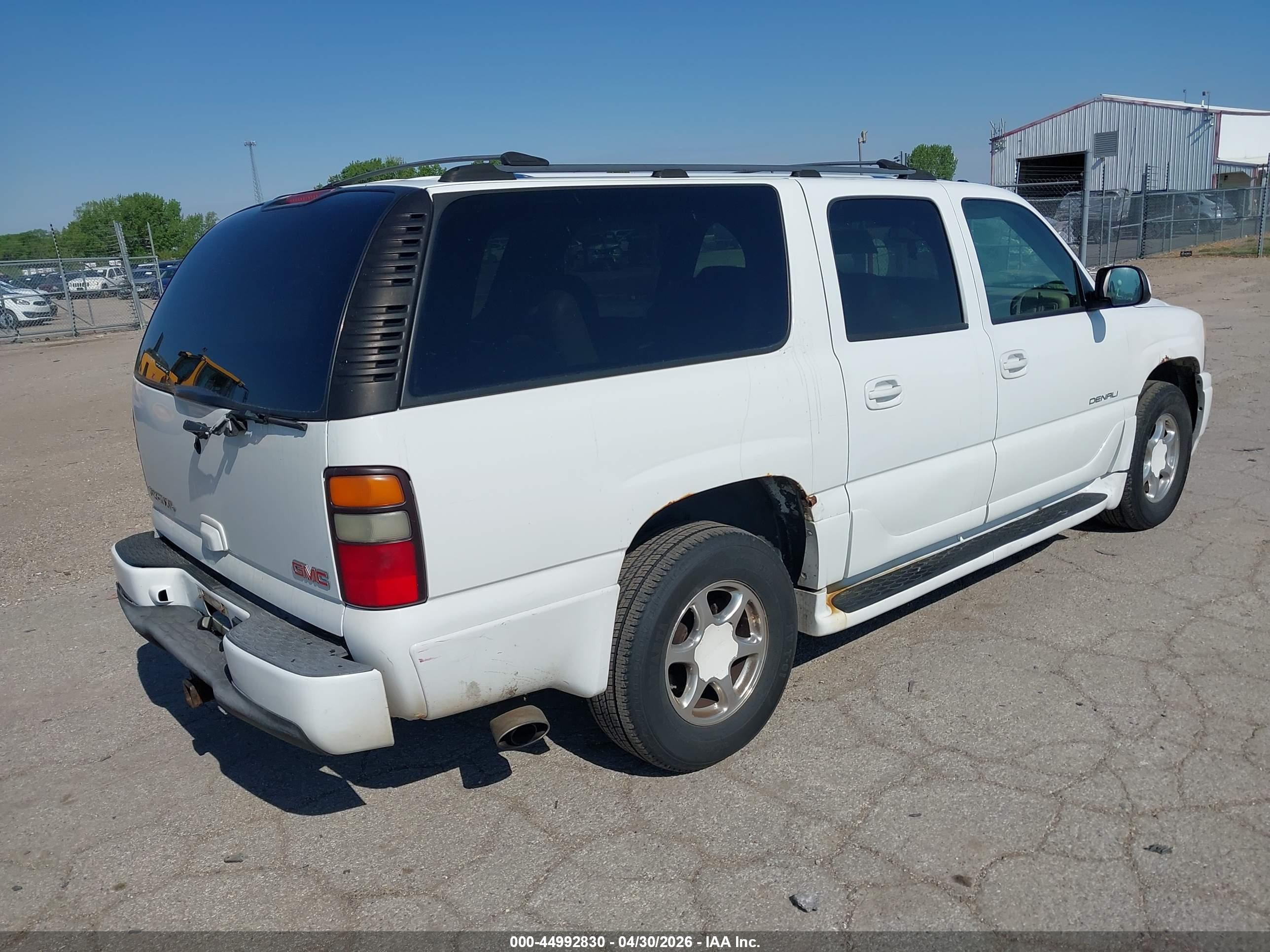 GMC YUKON image 4