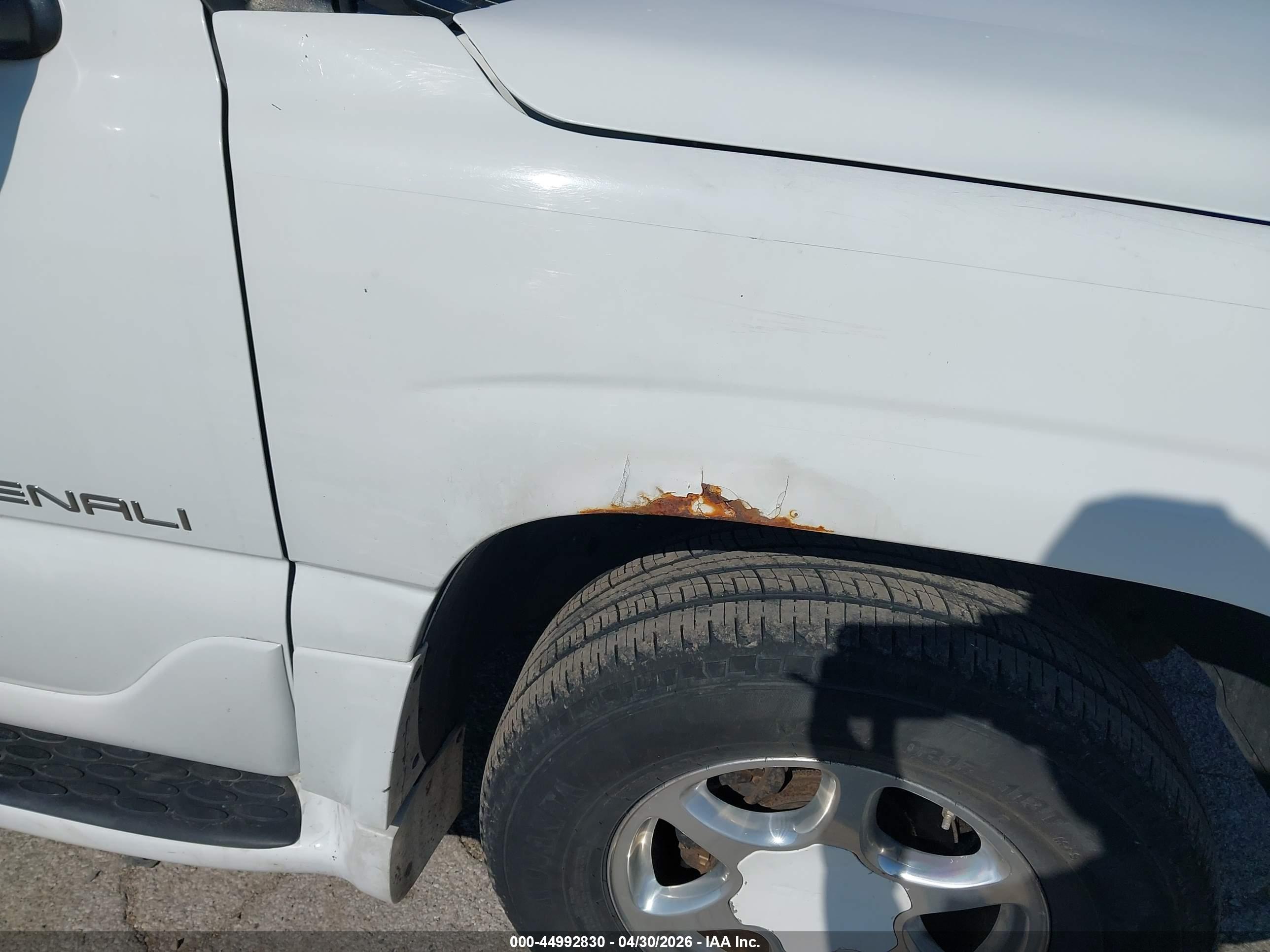 GMC YUKON image 6