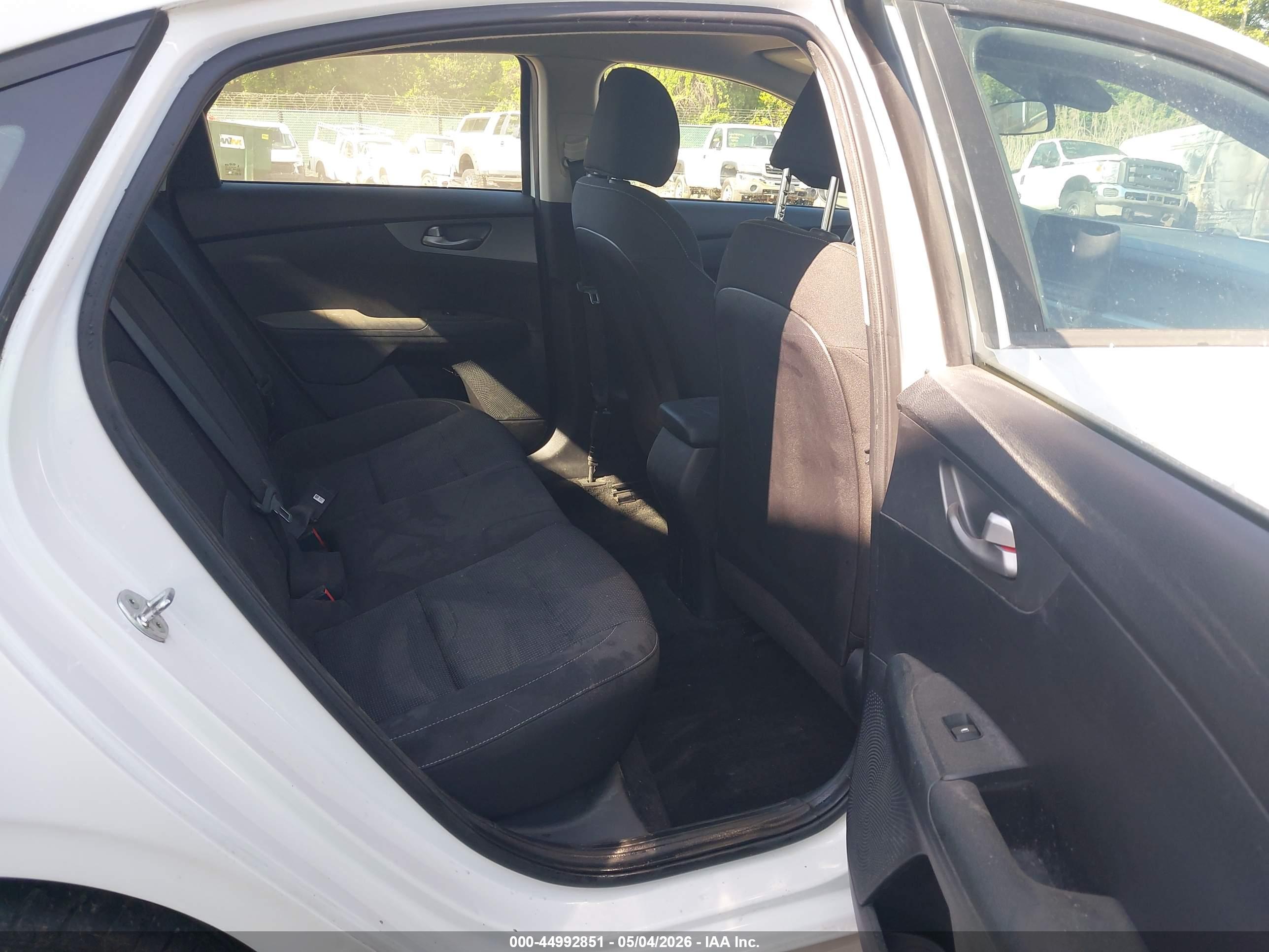 KIA FORTE image 8