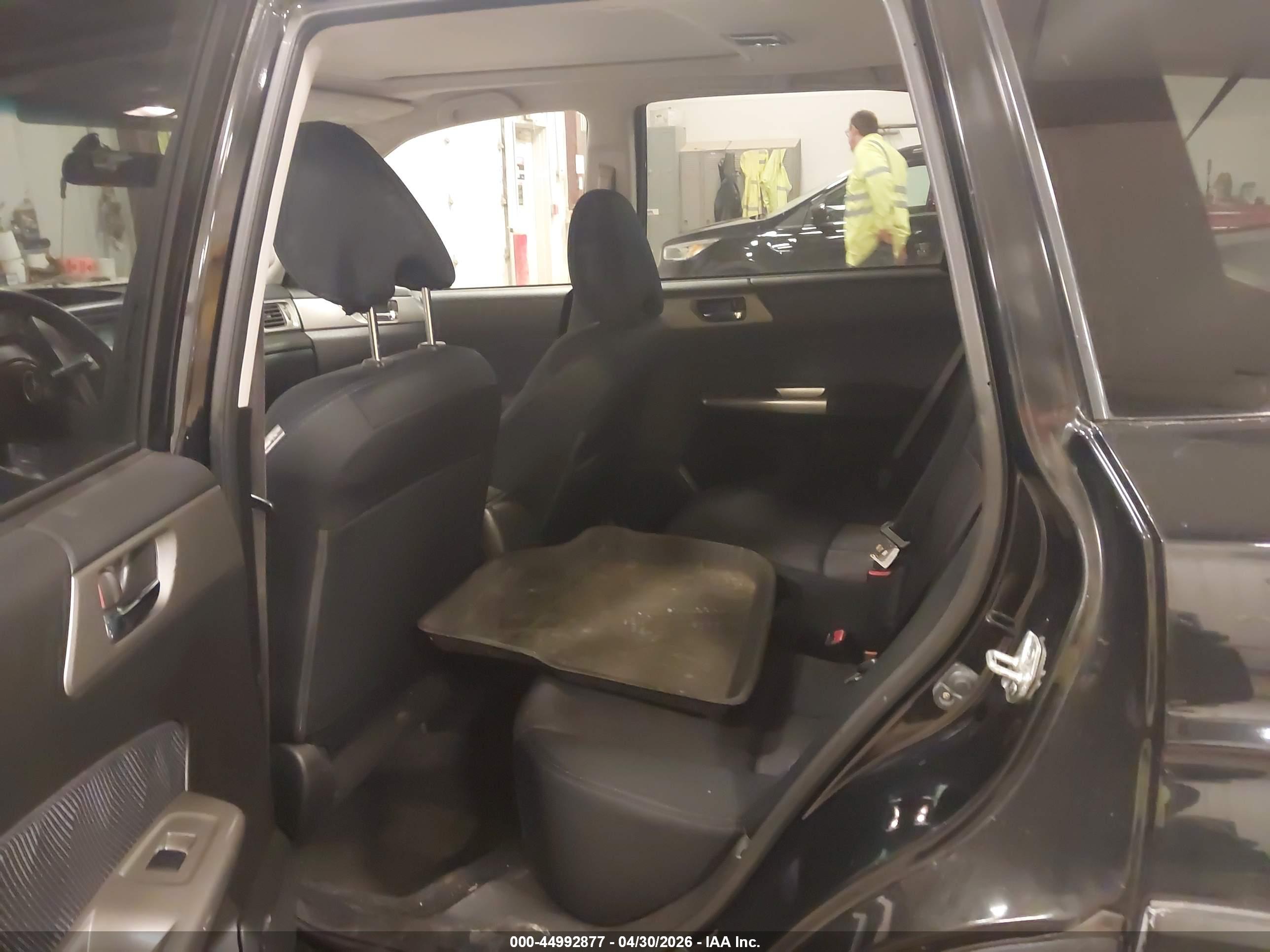 SUBARU FORESTER image 8