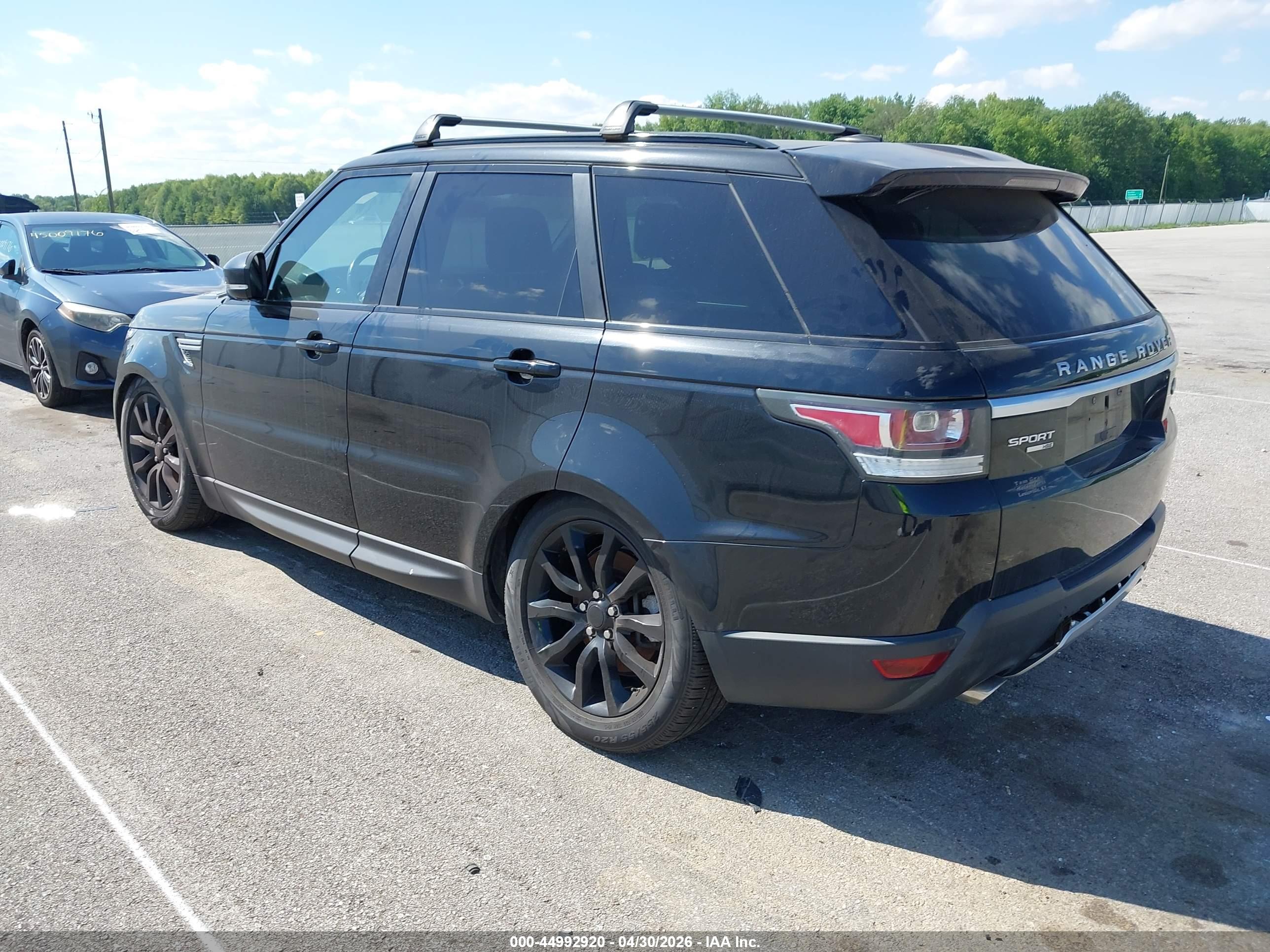 LAND ROVER image 3
