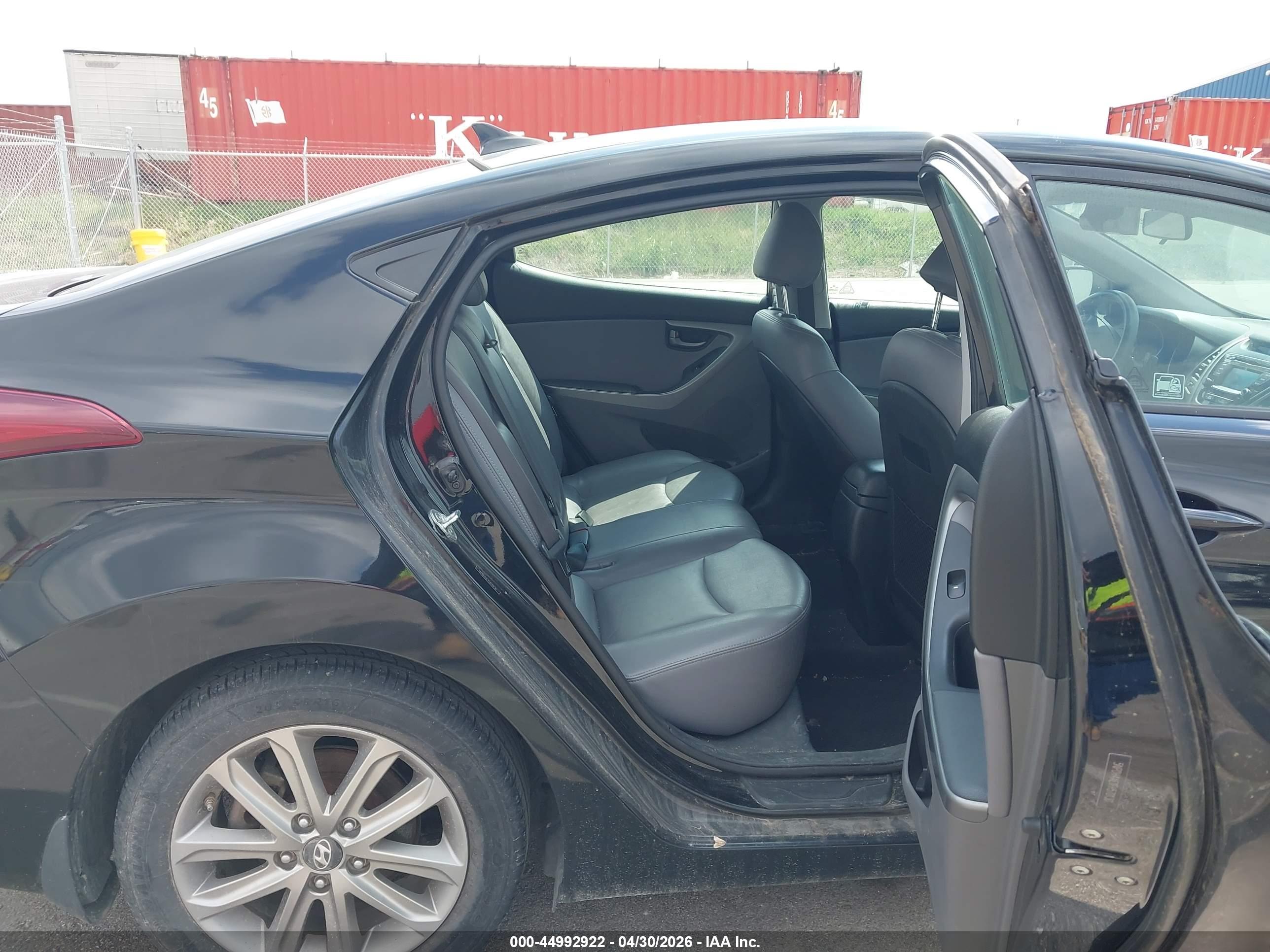 HYUNDAI ELANTRA image 8