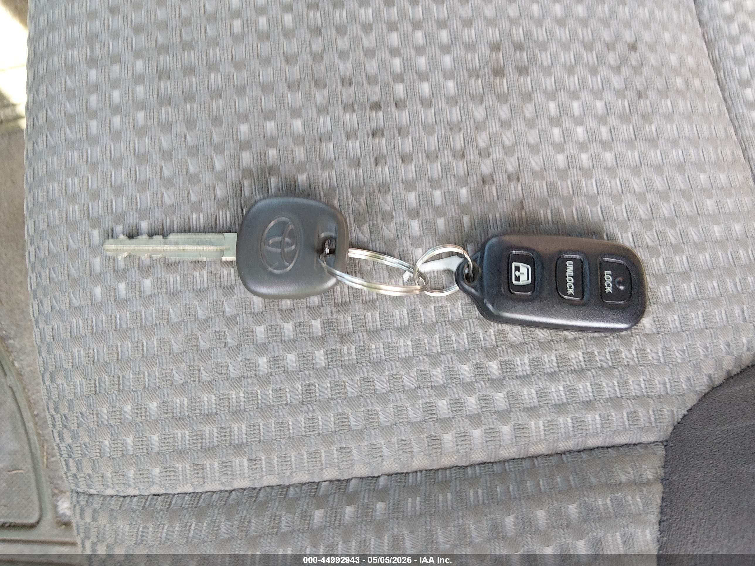 TOYOTA 4RUNNER image 11