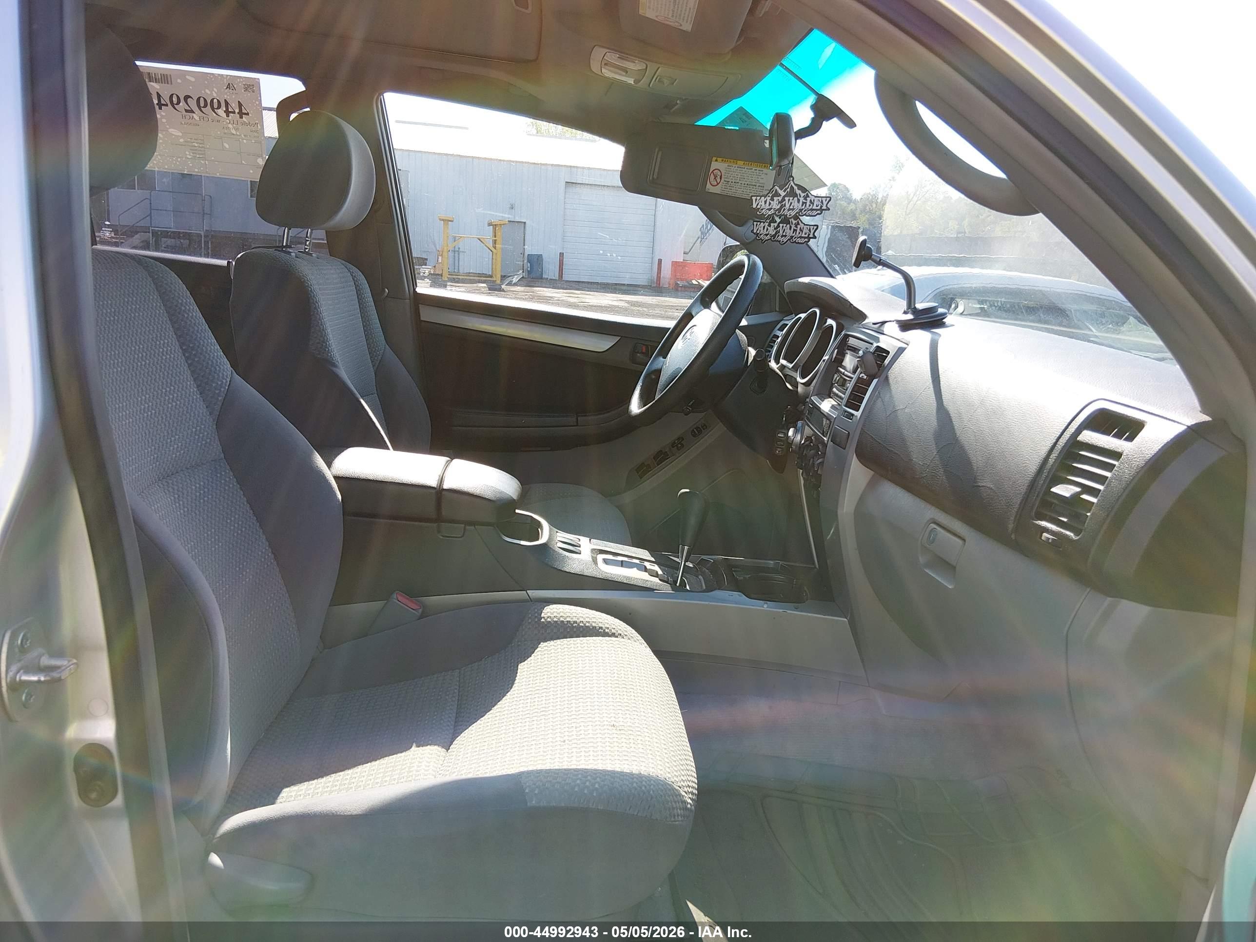TOYOTA 4RUNNER image 5