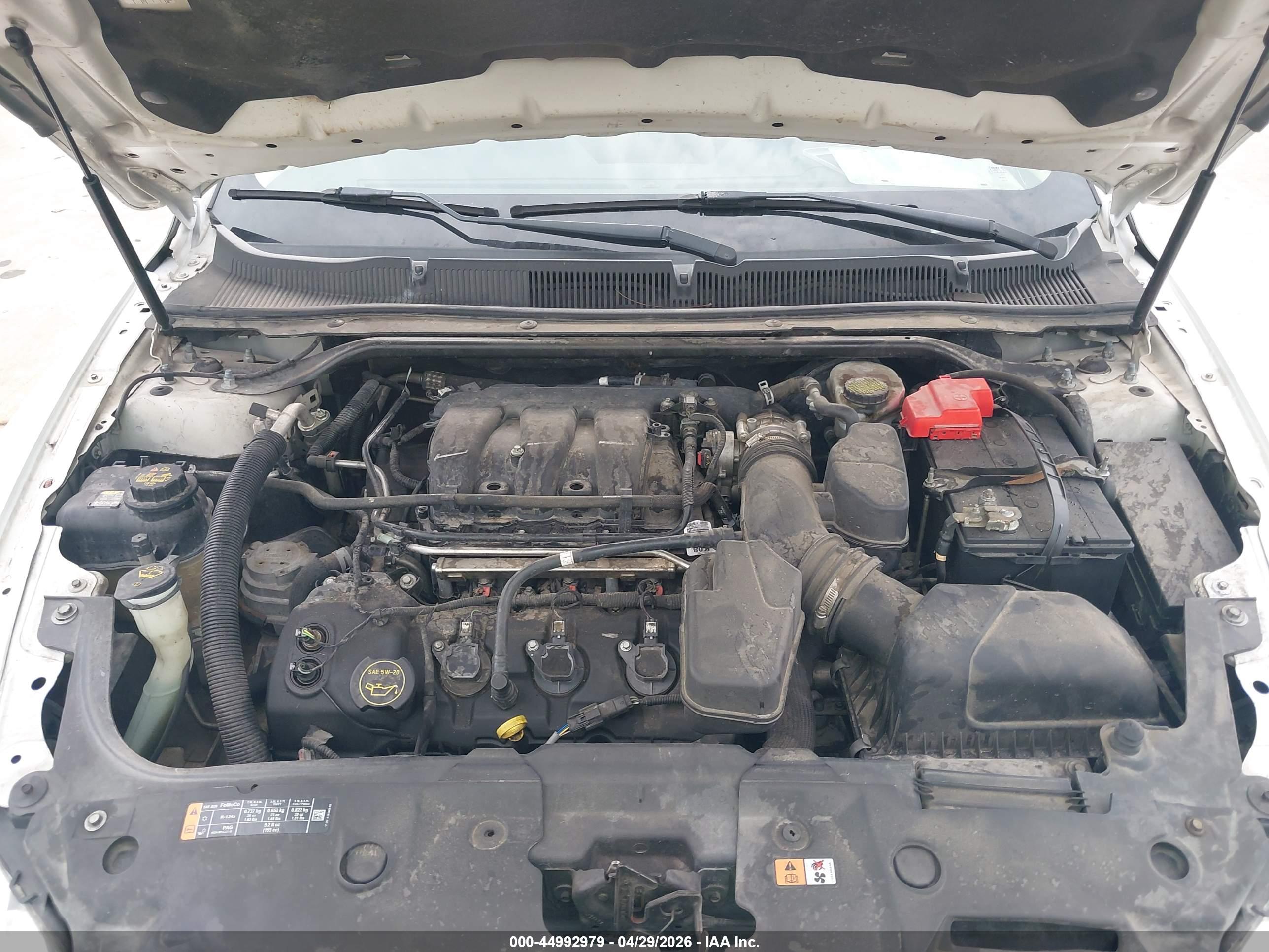 FORD TAURUS image 10