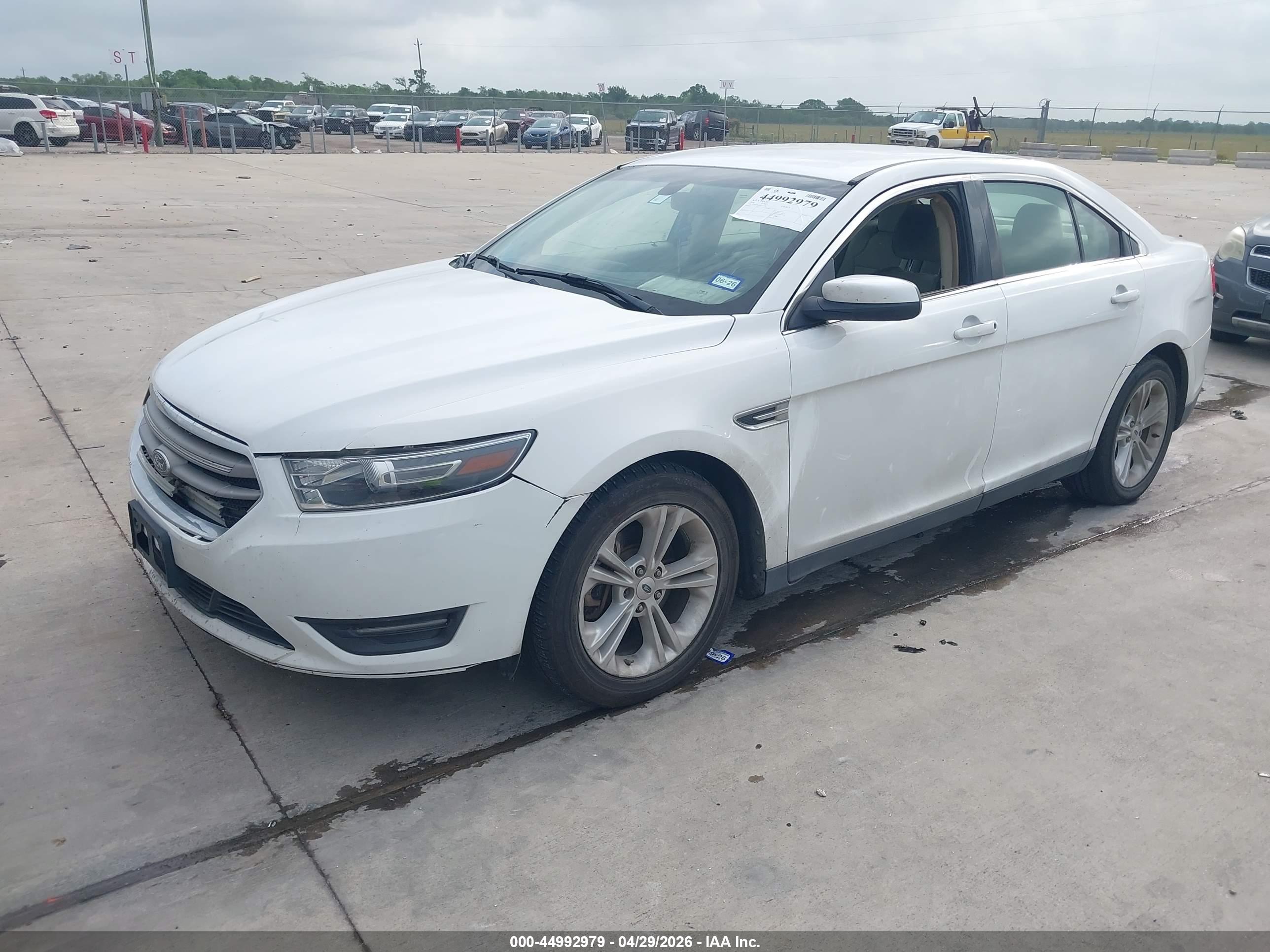 FORD TAURUS image 2