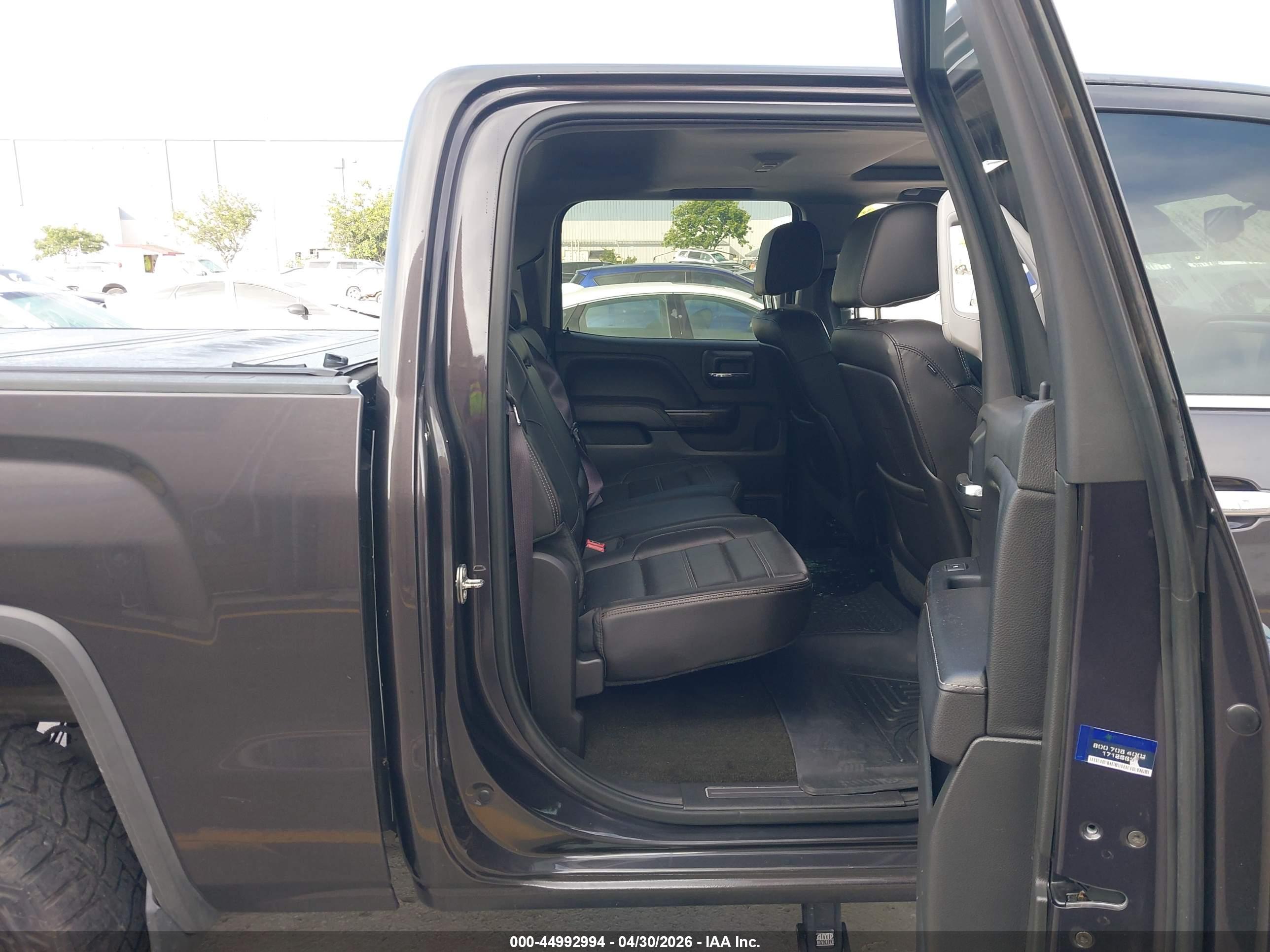 GMC SIERRA image 8
