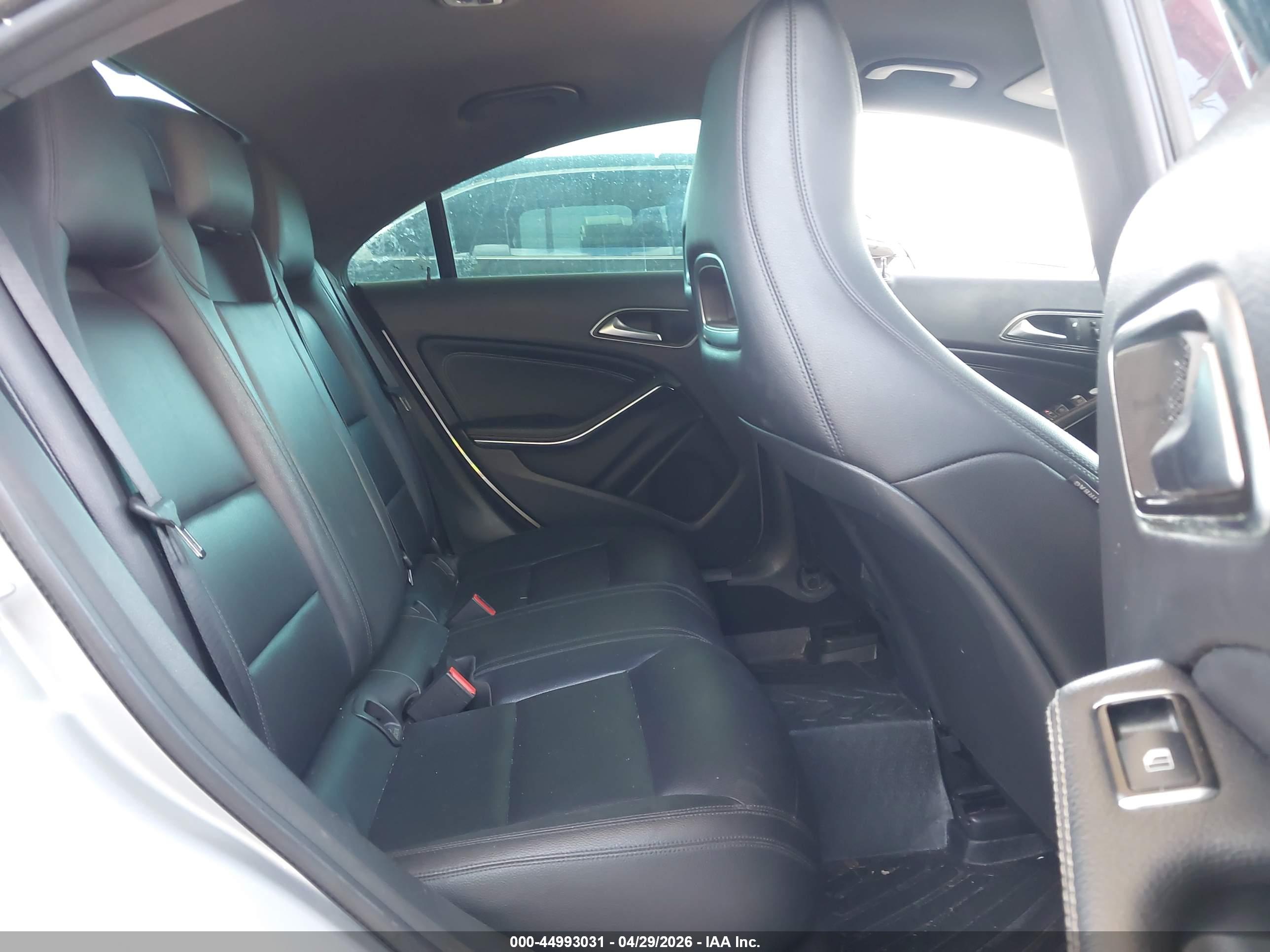 MERCEDES-BENZ CLA image 8