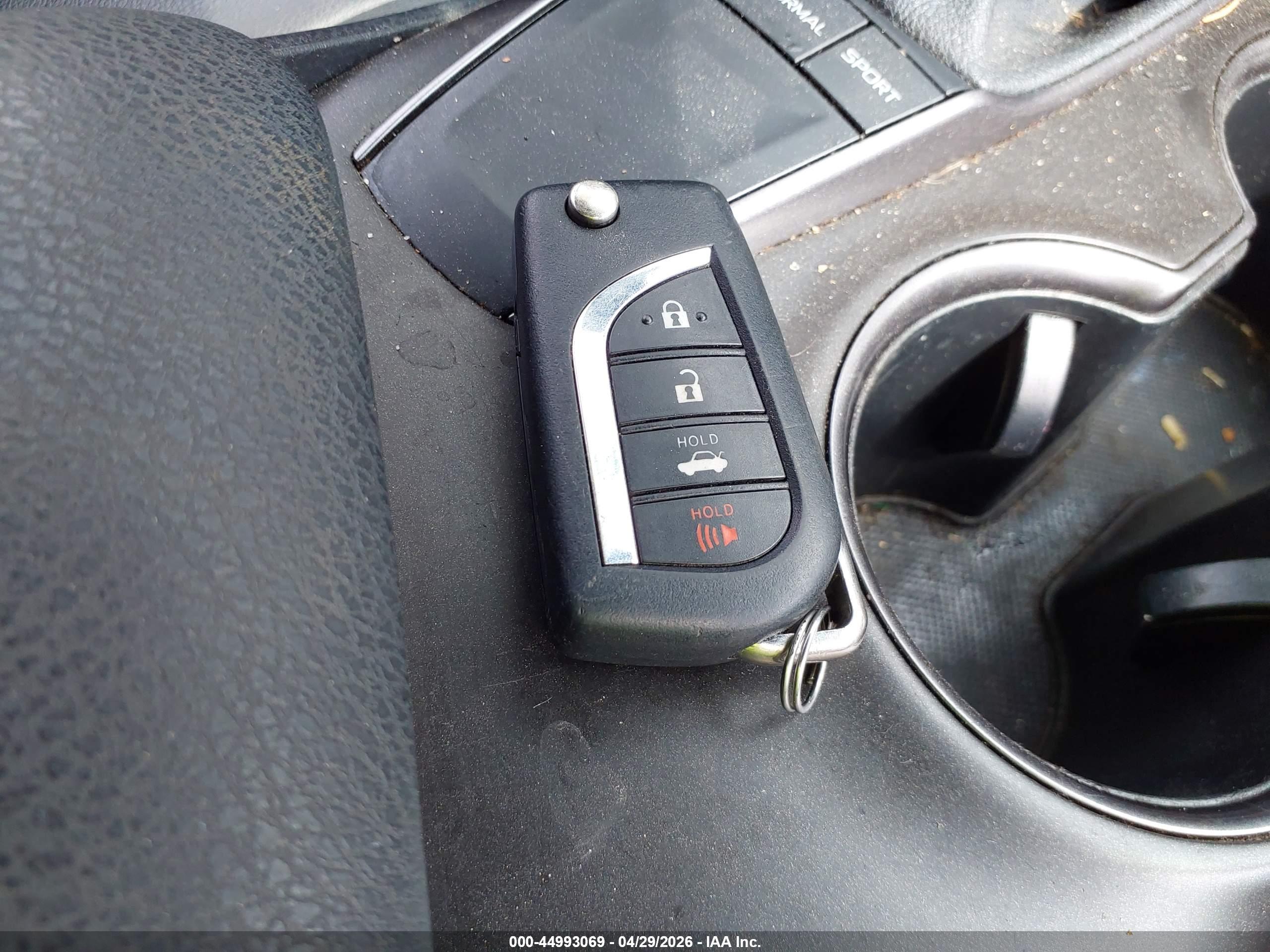 TOYOTA CAMRY image 11