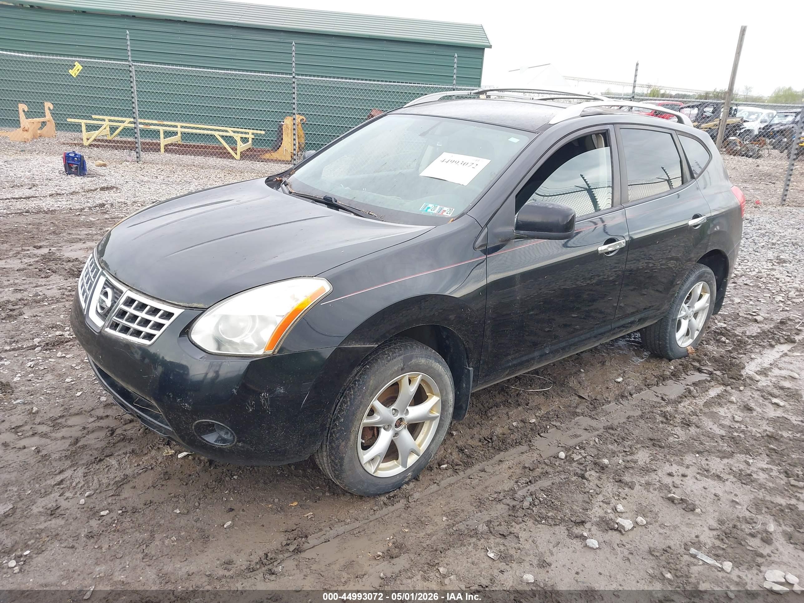 NISSAN ROGUE image 2
