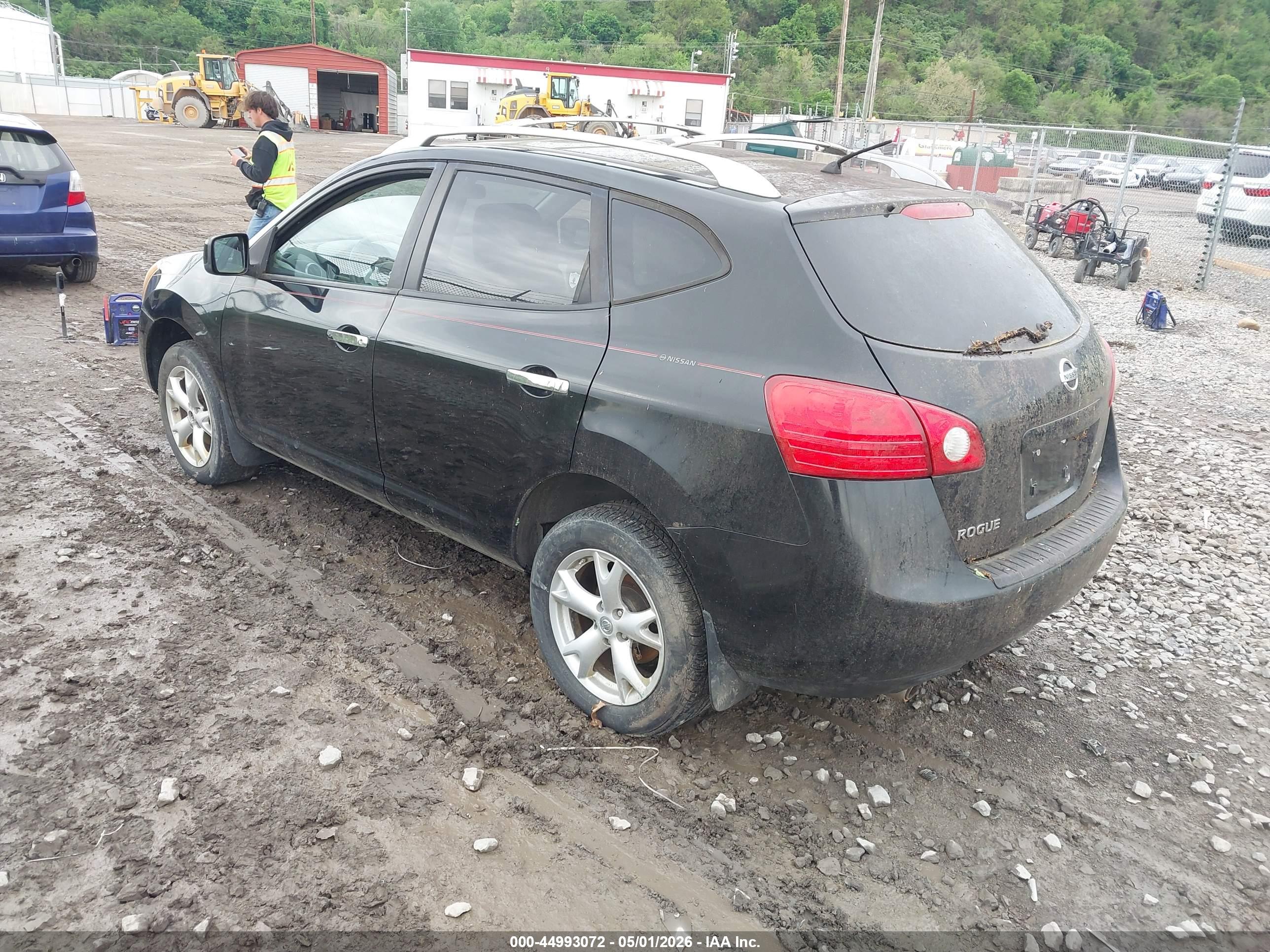 NISSAN ROGUE image 3