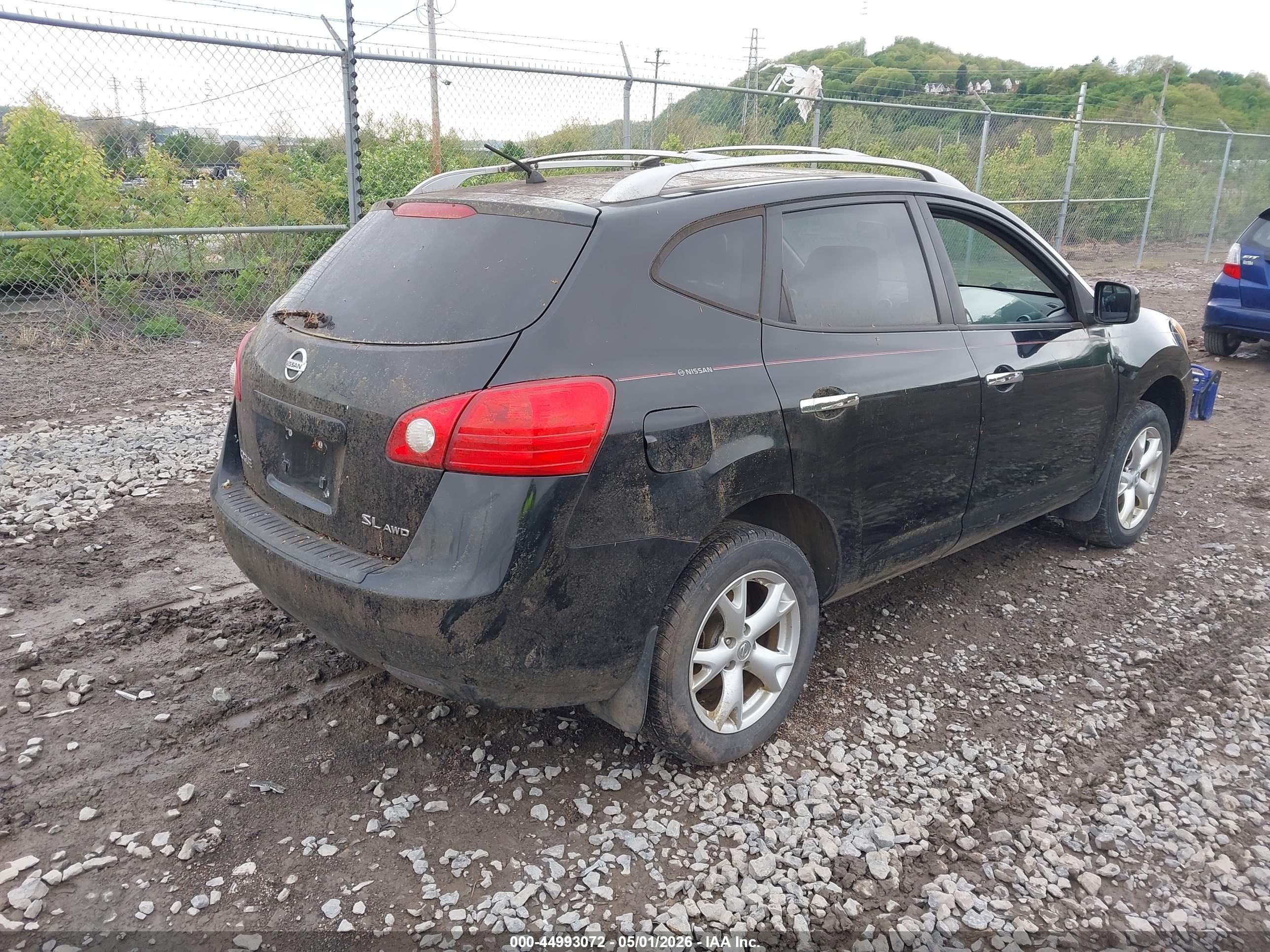 NISSAN ROGUE image 4
