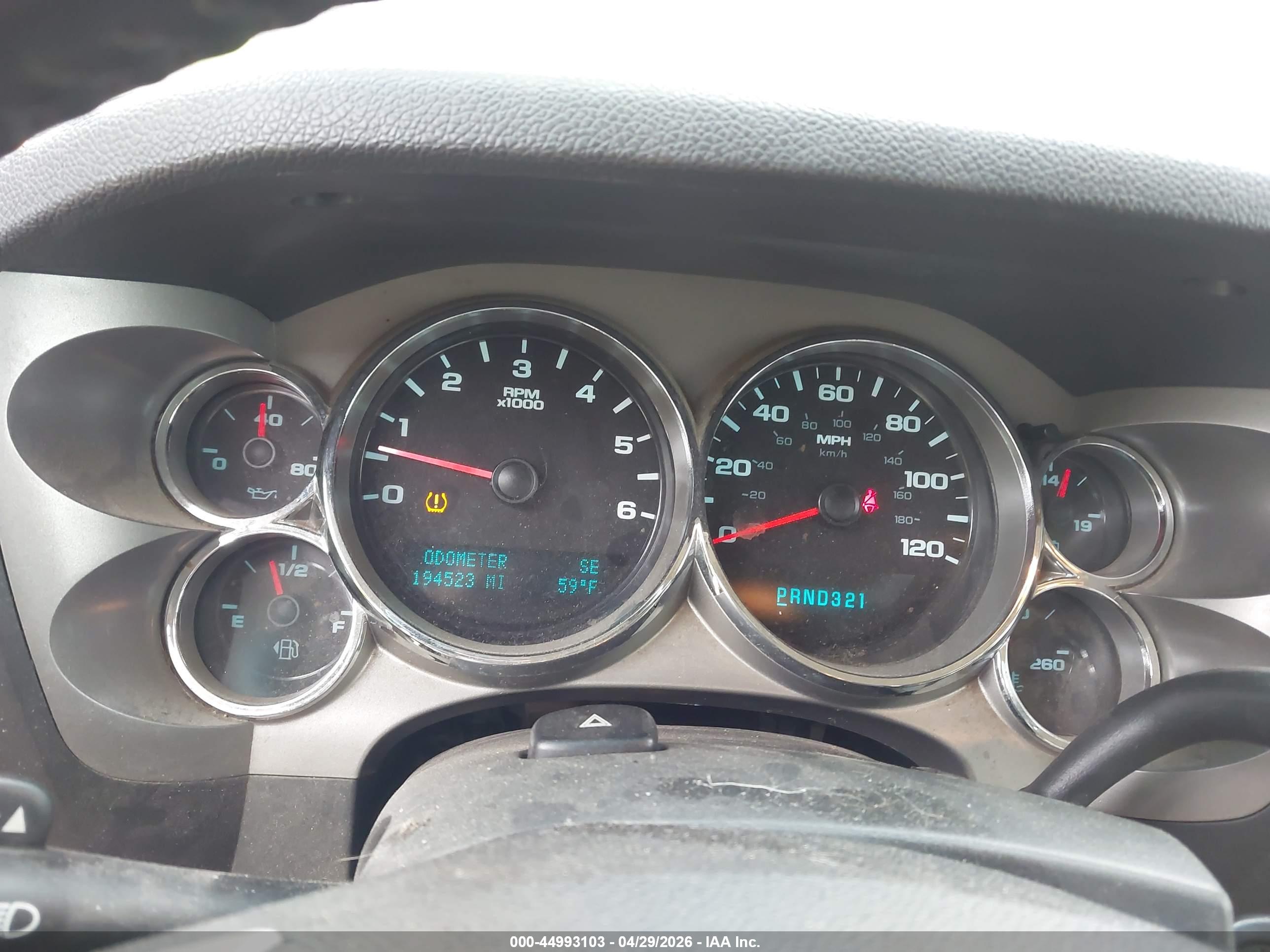 CHEVROLET SILVERADO image 7