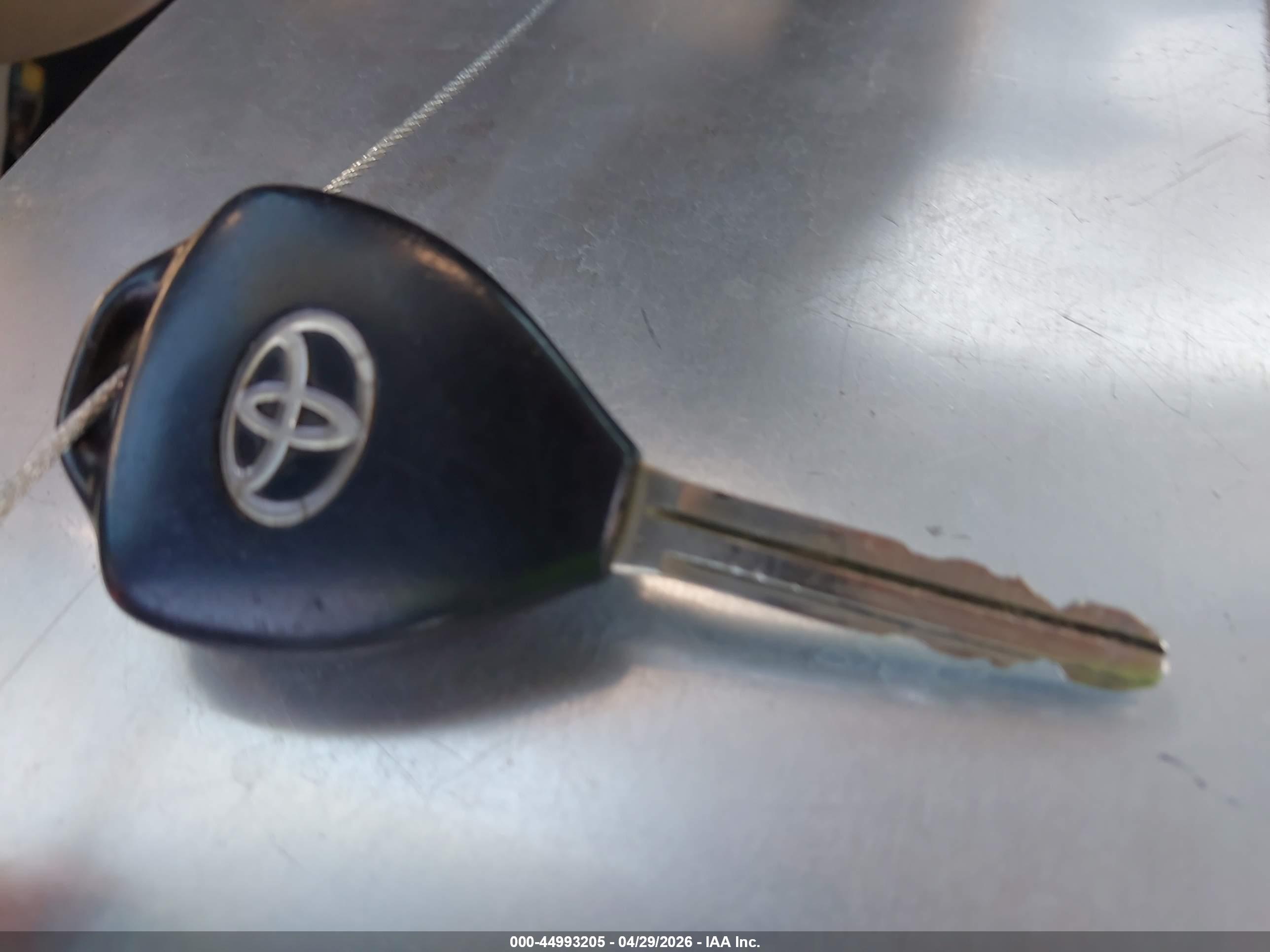 TOYOTA COROLLA image 11