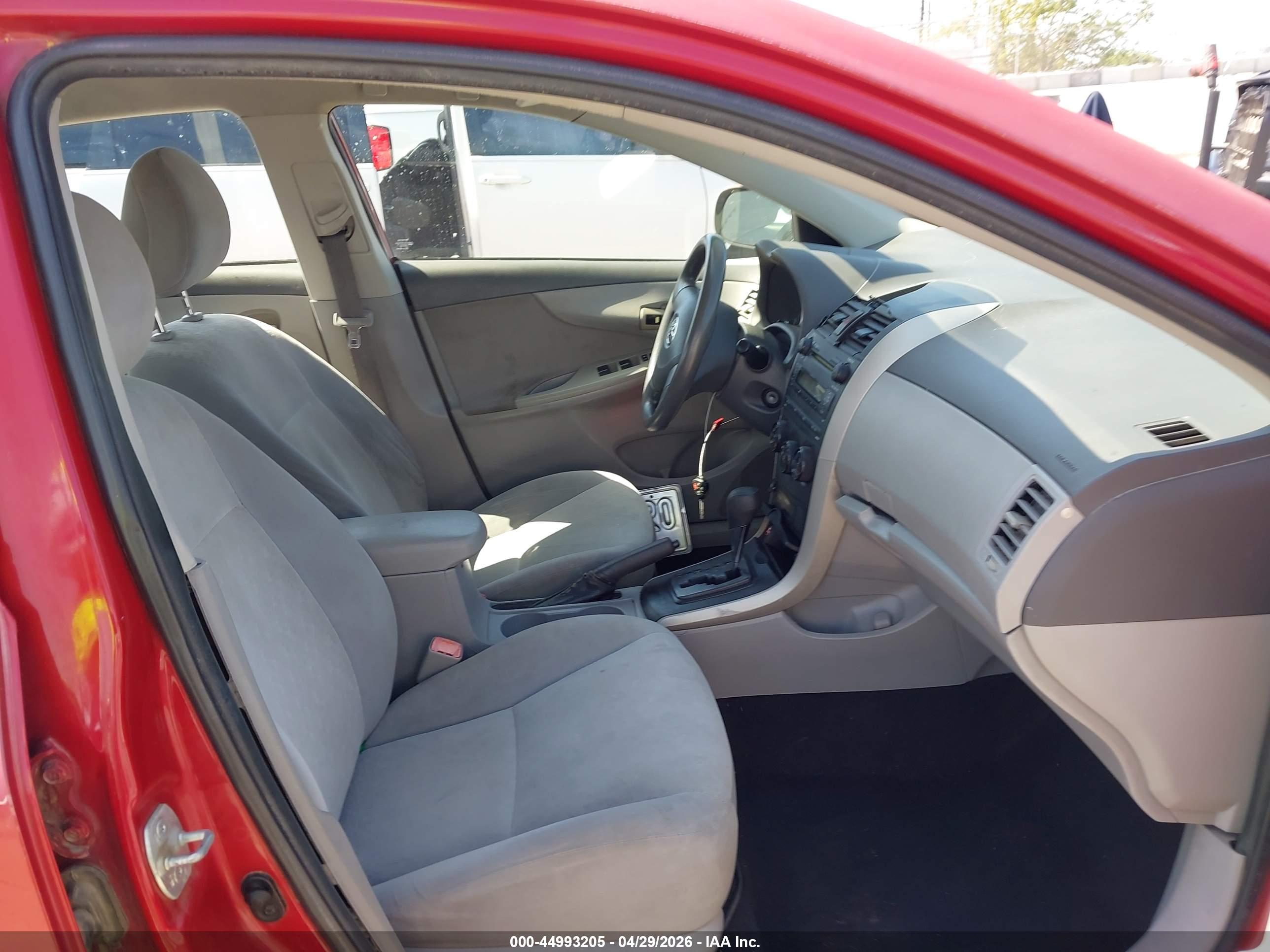 TOYOTA COROLLA image 5