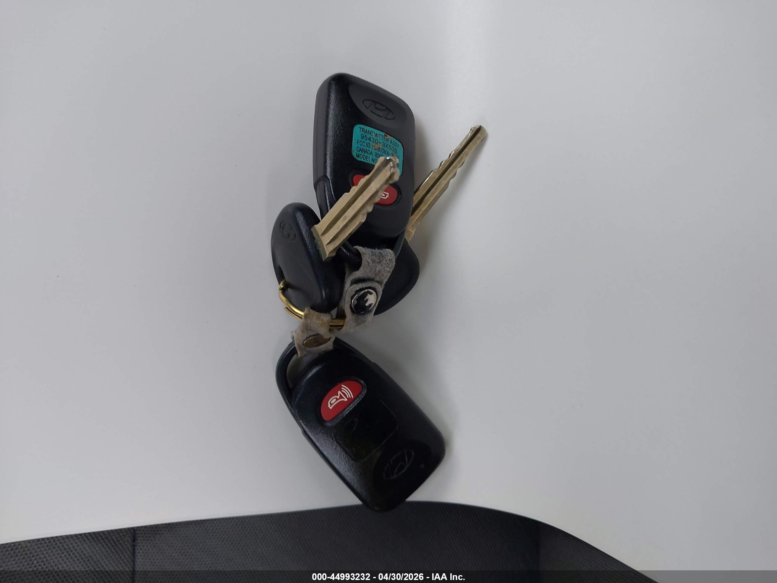 HYUNDAI ELANTRA image 11