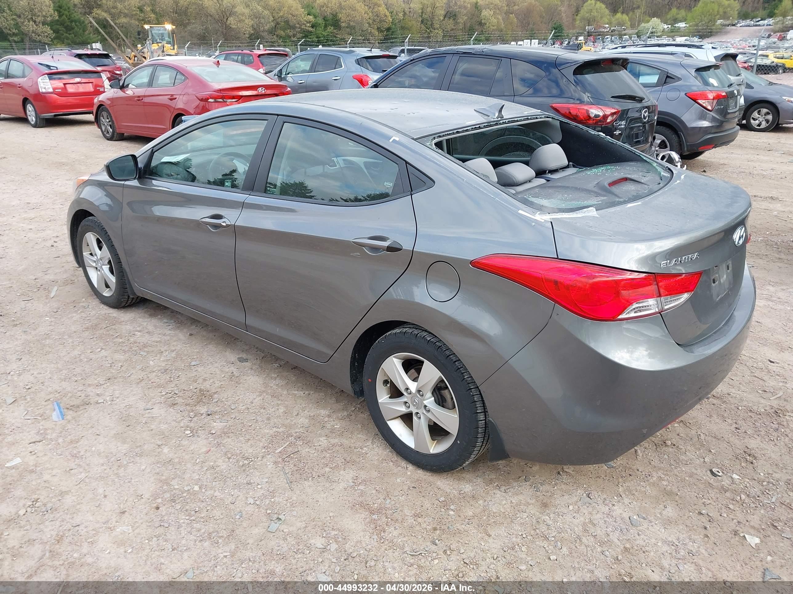 HYUNDAI ELANTRA image 3