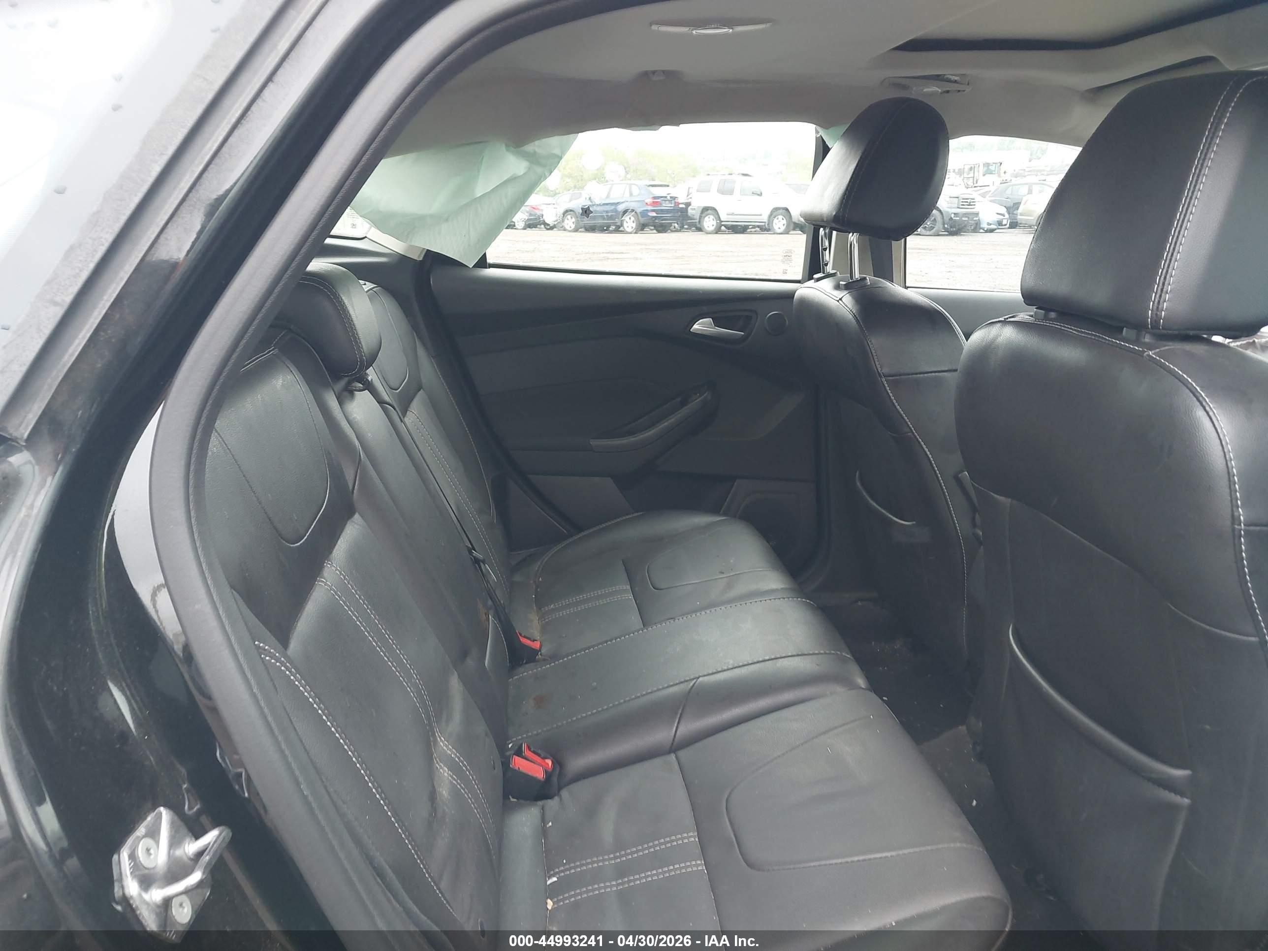 FORD FOCUS image 8