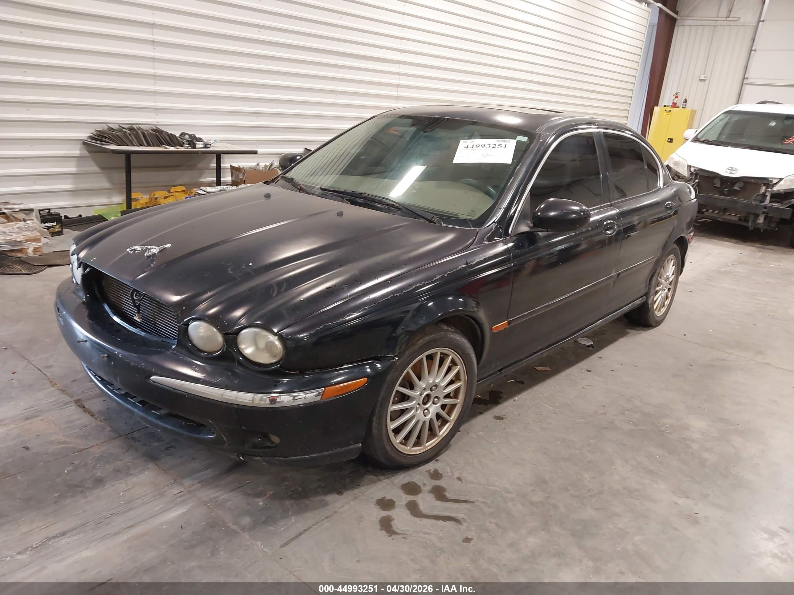 JAGUAR X-TYPE image 2
