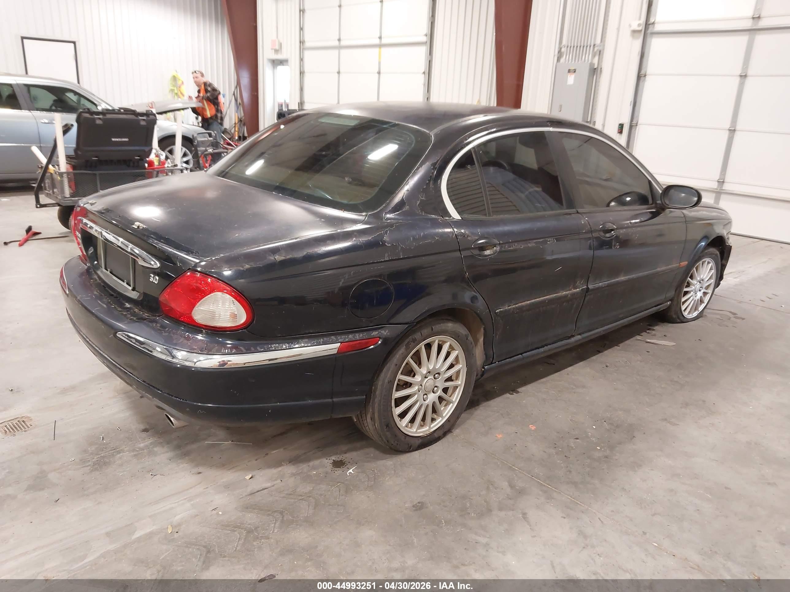JAGUAR X-TYPE image 4