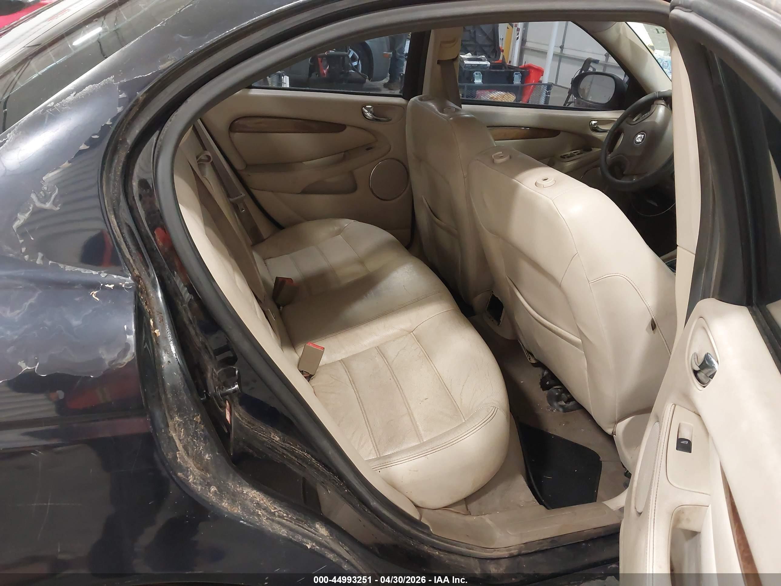 JAGUAR X-TYPE image 8