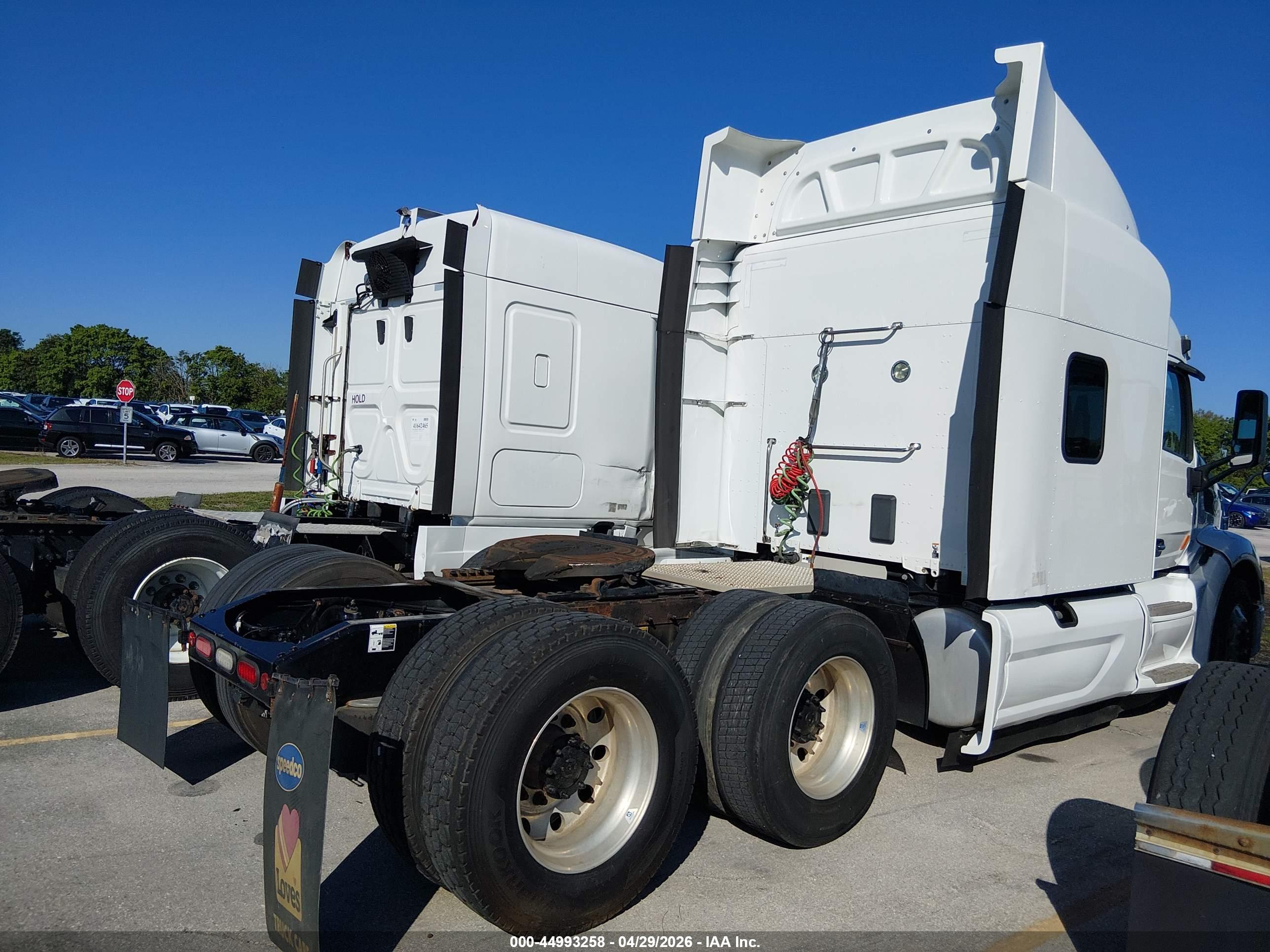 PETERBILT 579 image 4