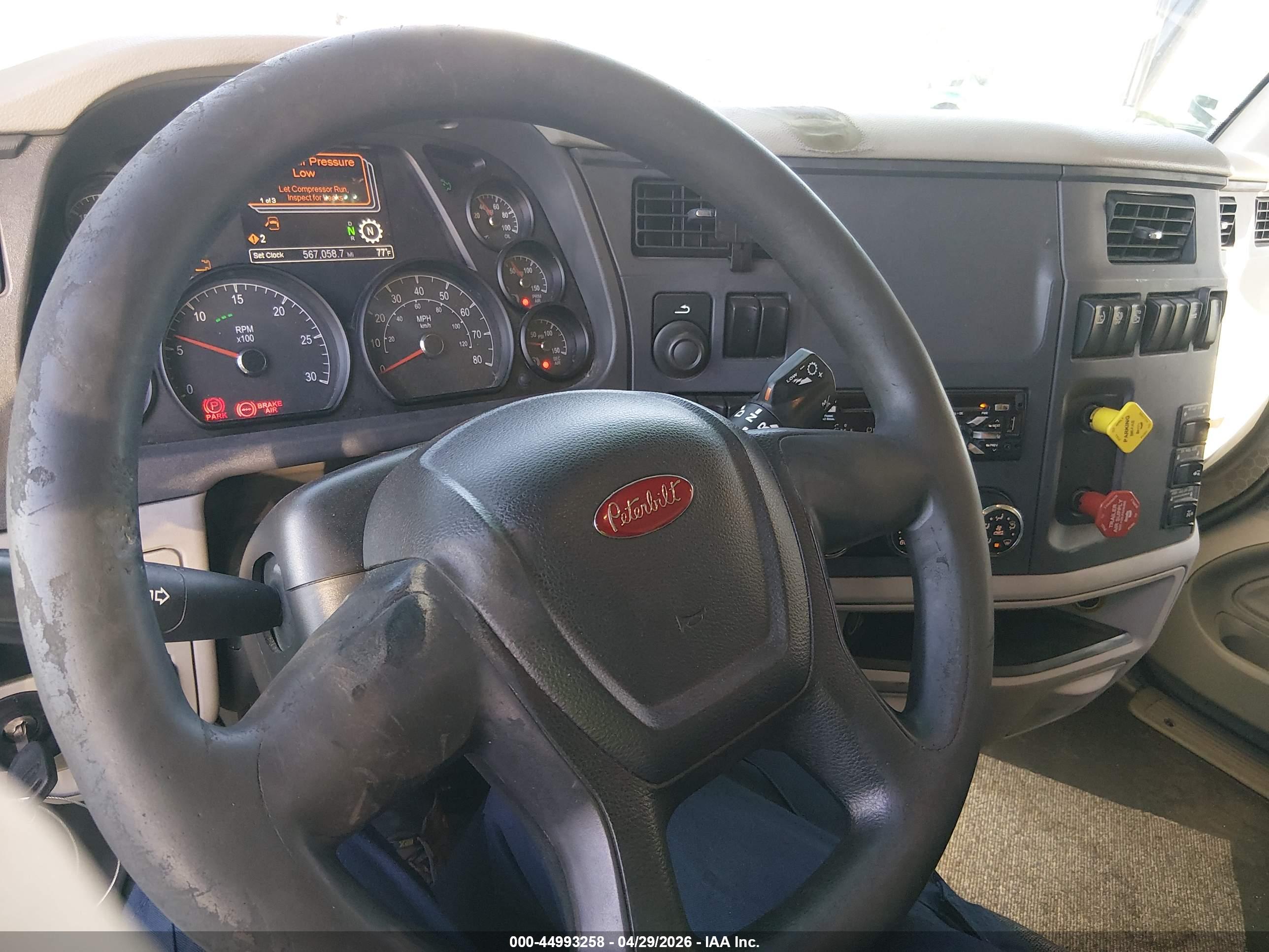 PETERBILT 579 image 8