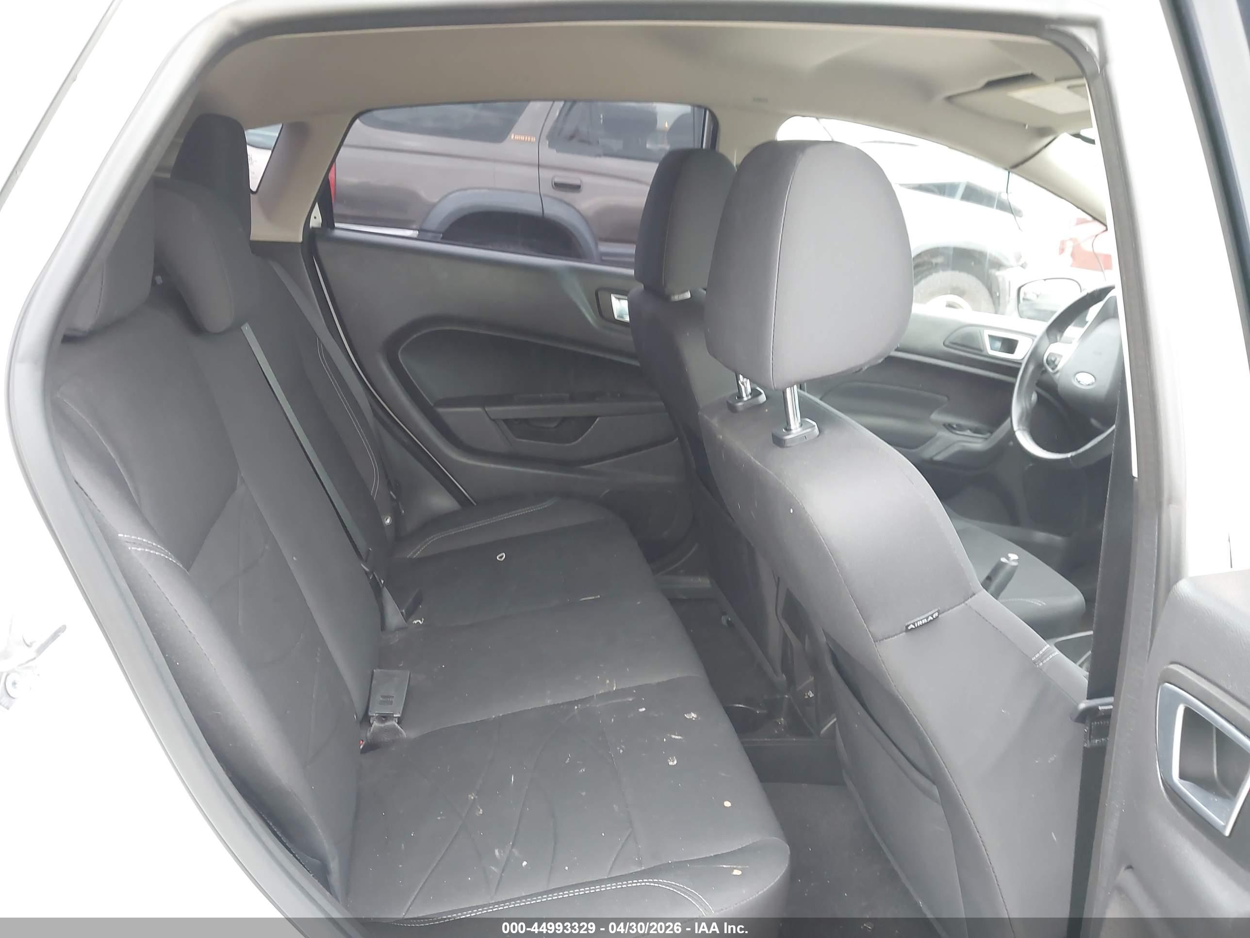 FORD FIESTA image 8