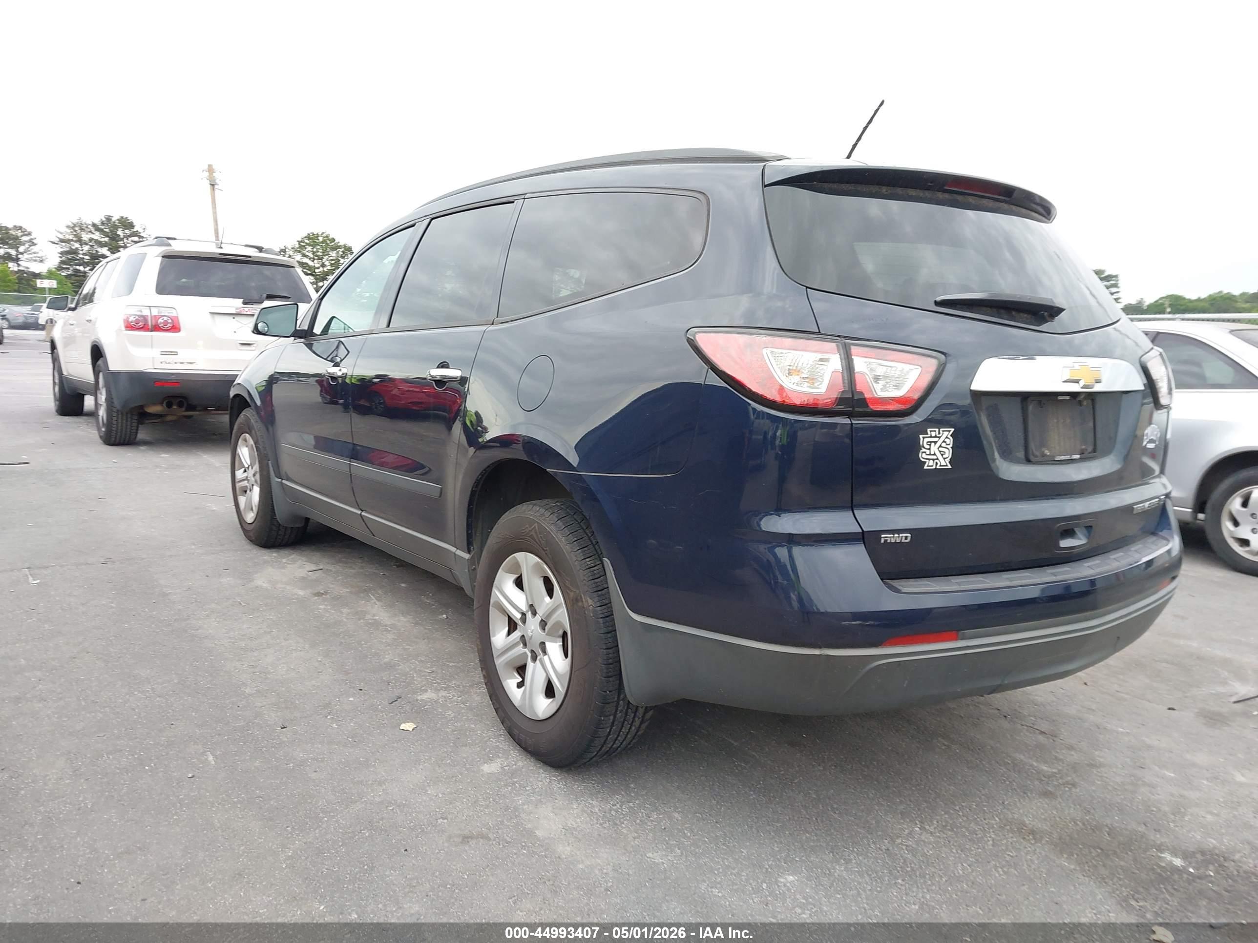 CHEVROLET TRAVERSE image 3