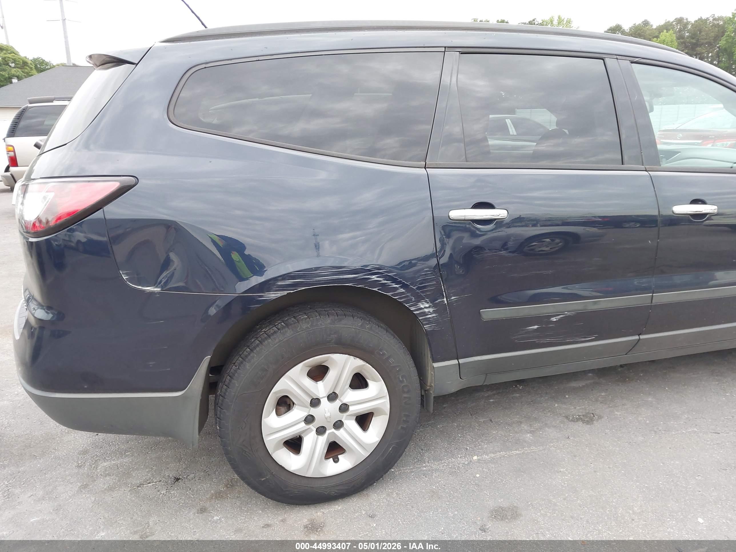 CHEVROLET TRAVERSE image 6