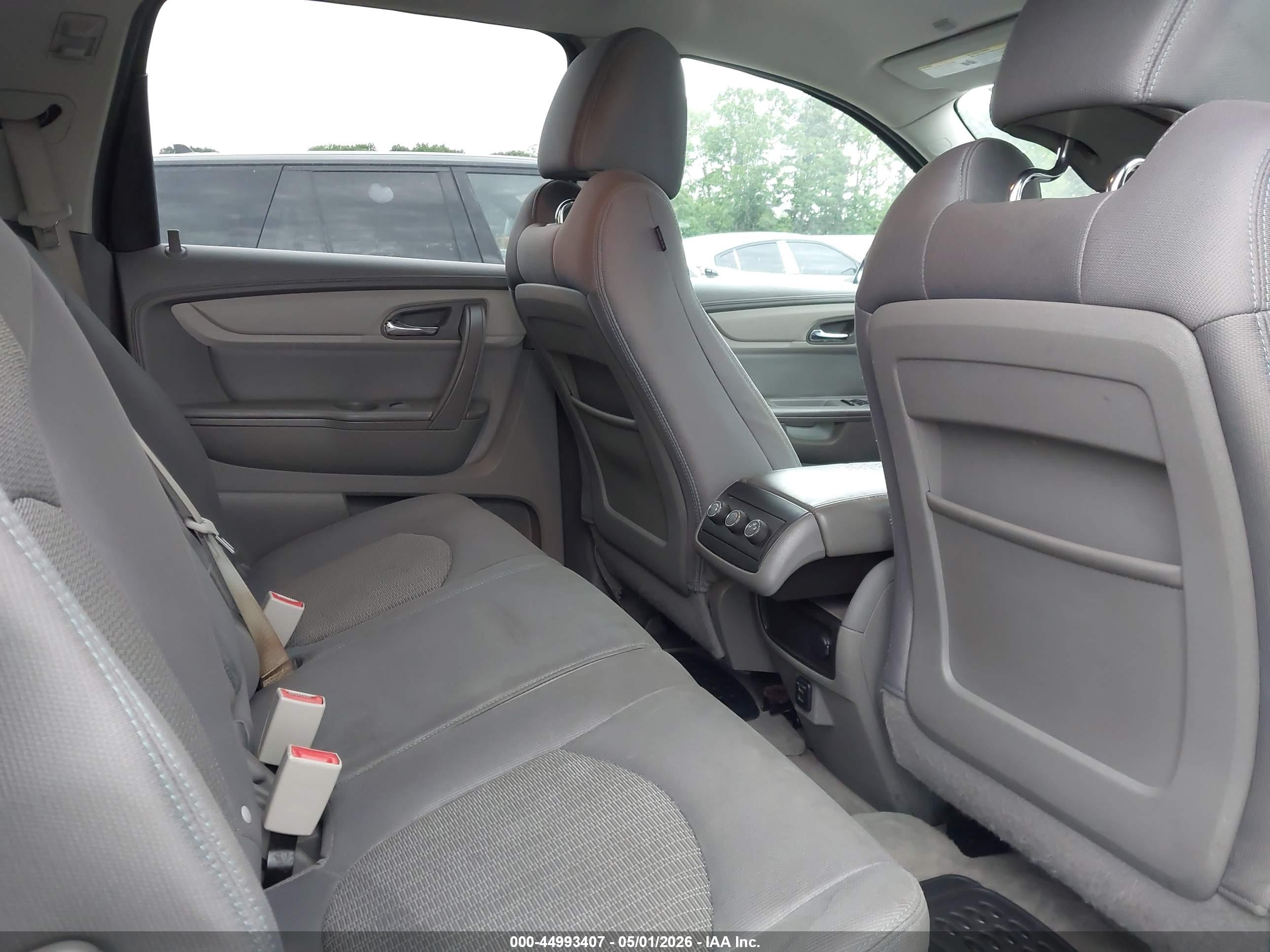 CHEVROLET TRAVERSE image 8