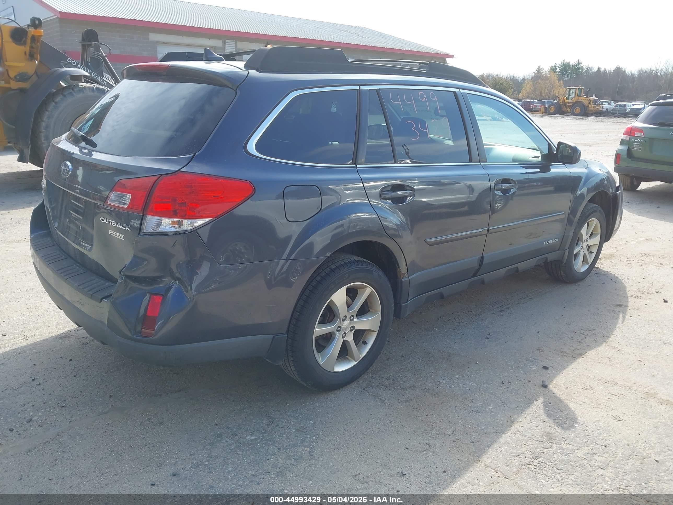 SUBARU OUTBACK image 4