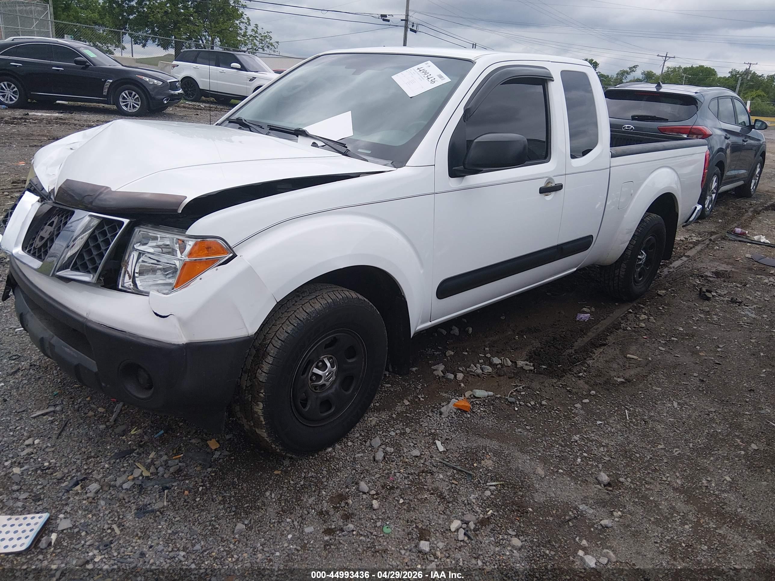 NISSAN FRONTIER image 2