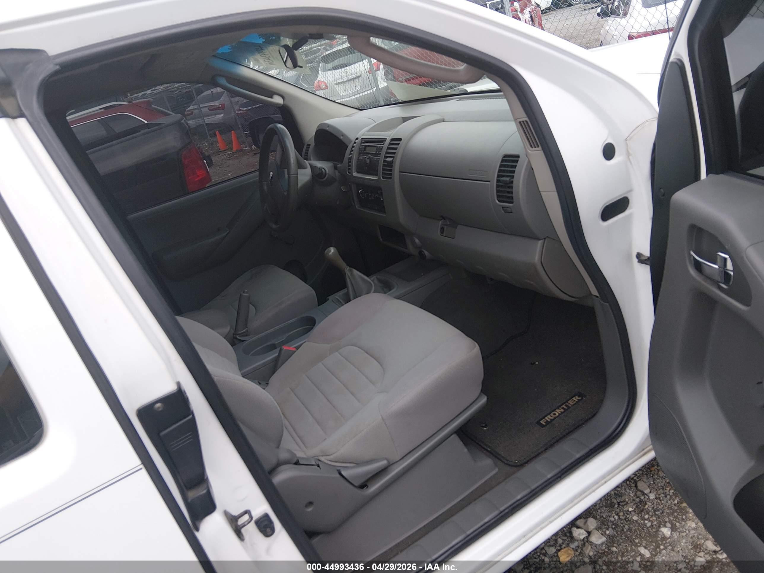NISSAN FRONTIER image 5