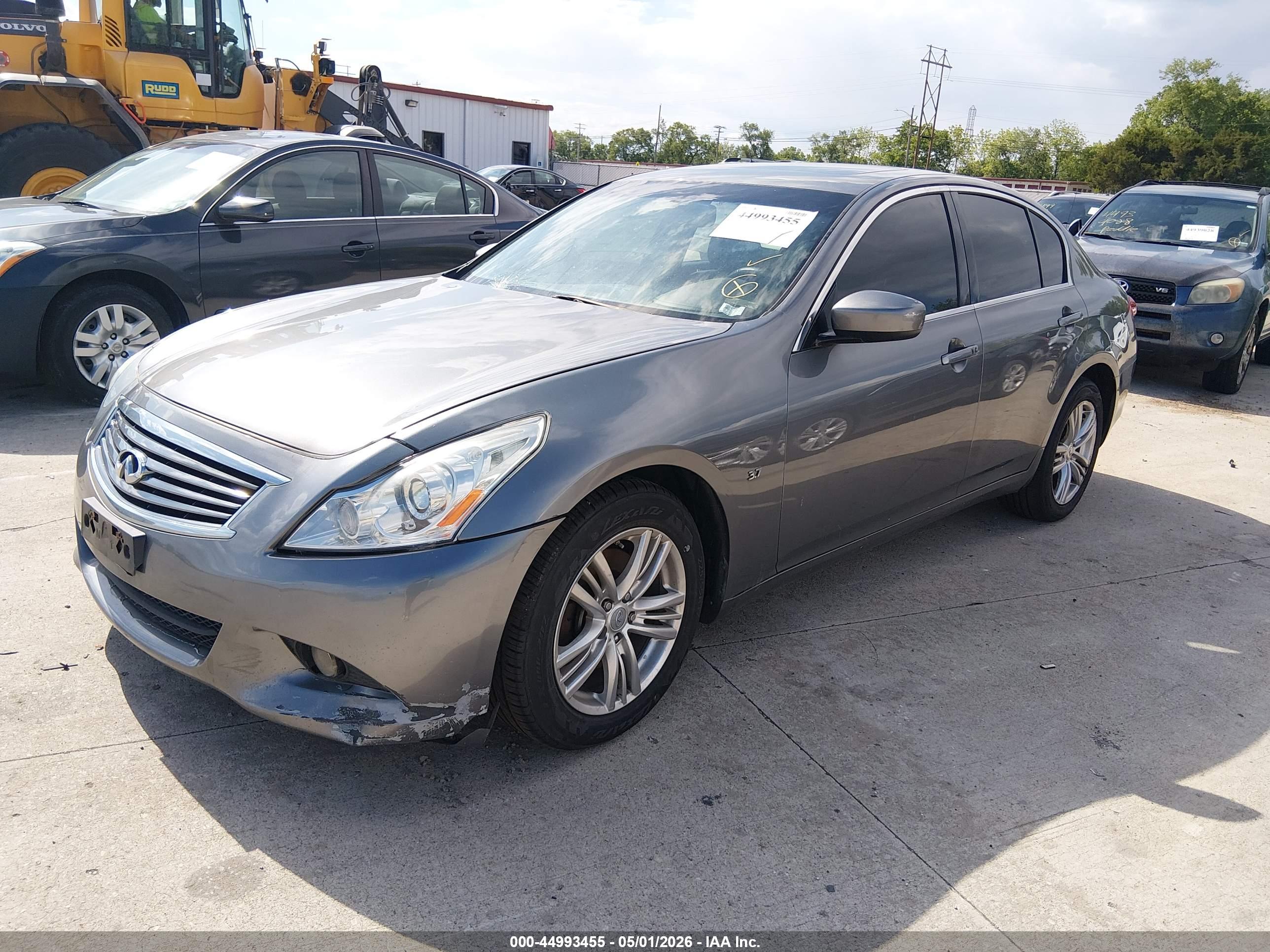 INFINITI Q40 image 2