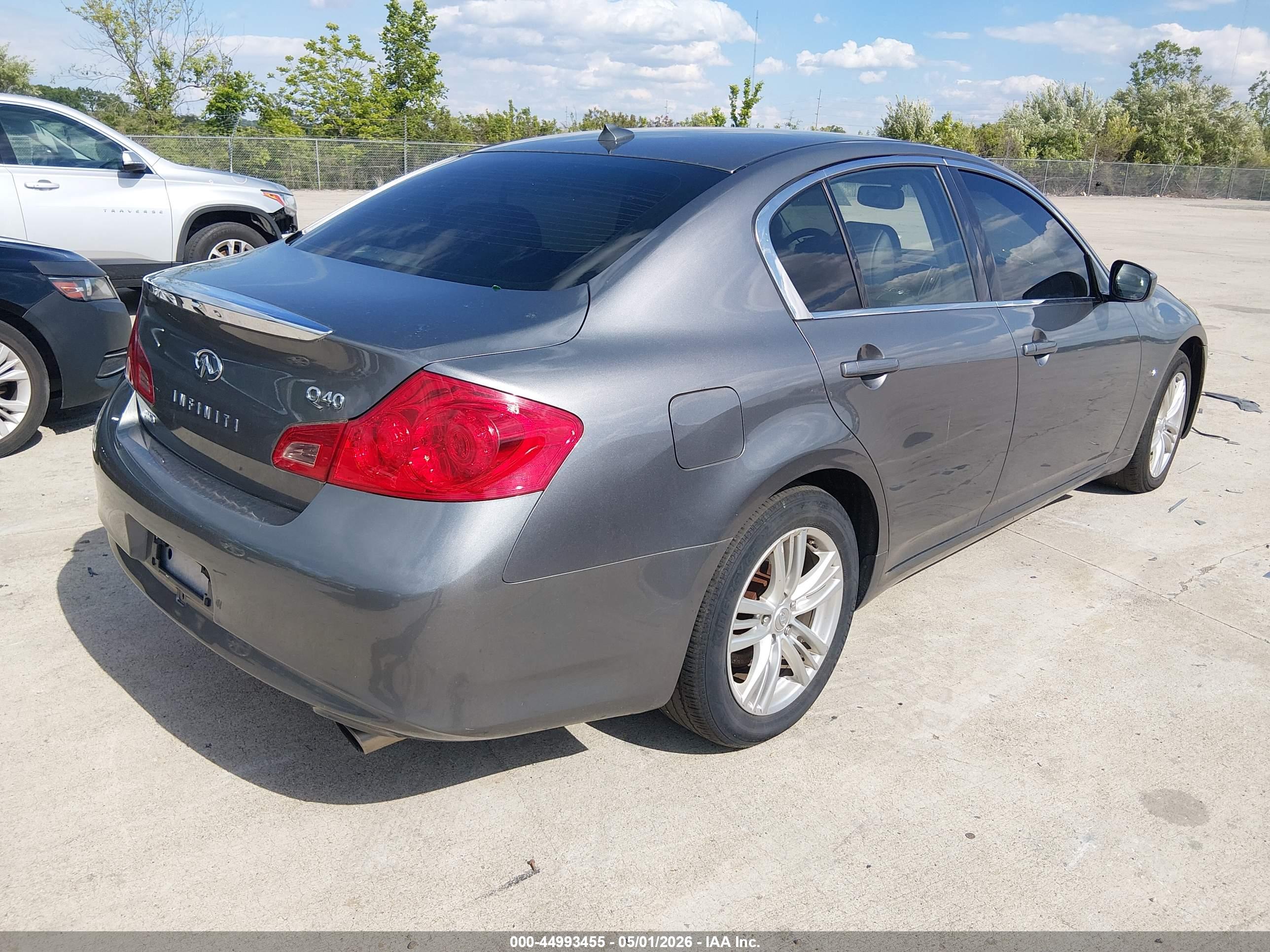 INFINITI Q40 image 4