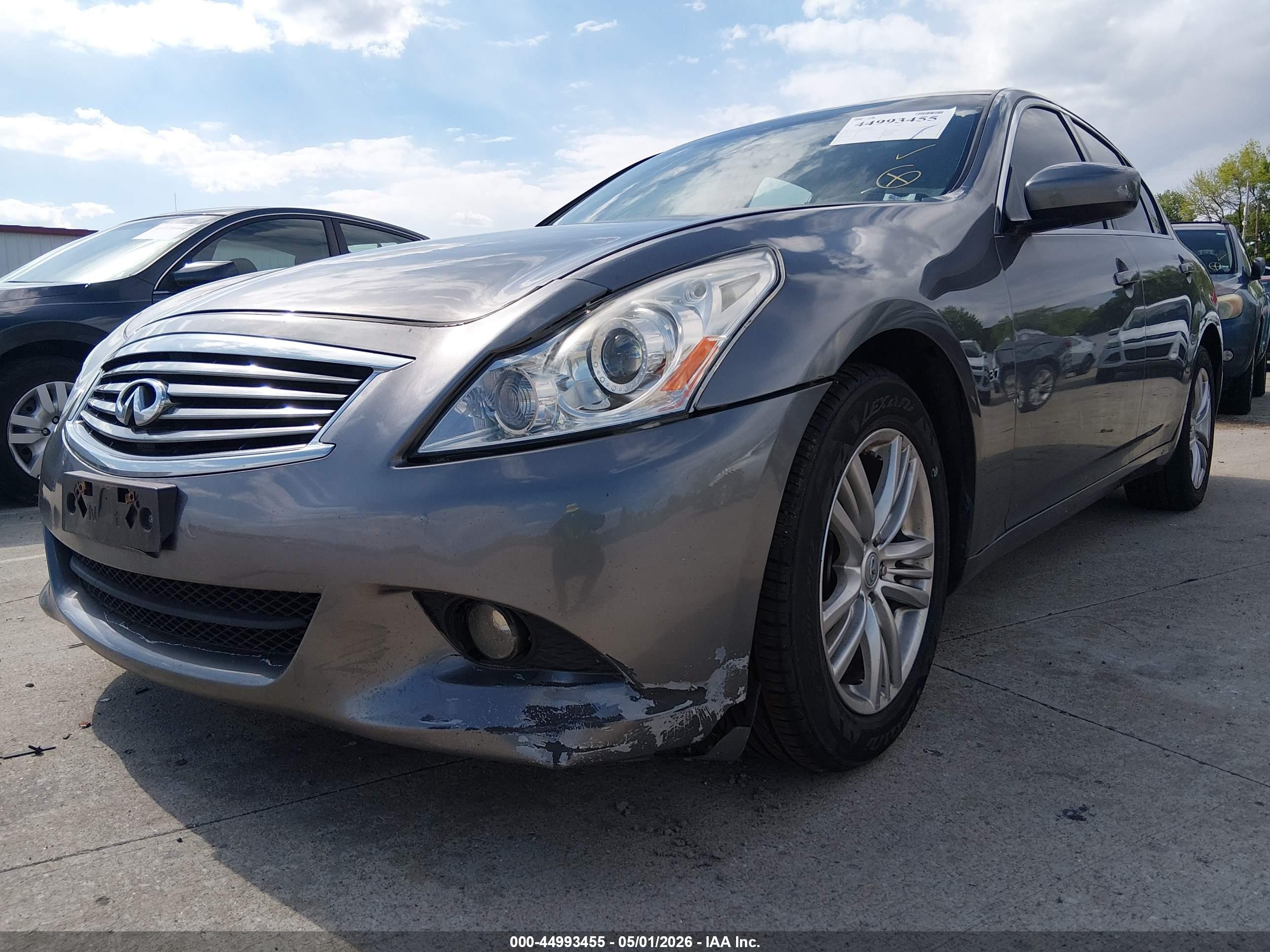 INFINITI Q40 image 6