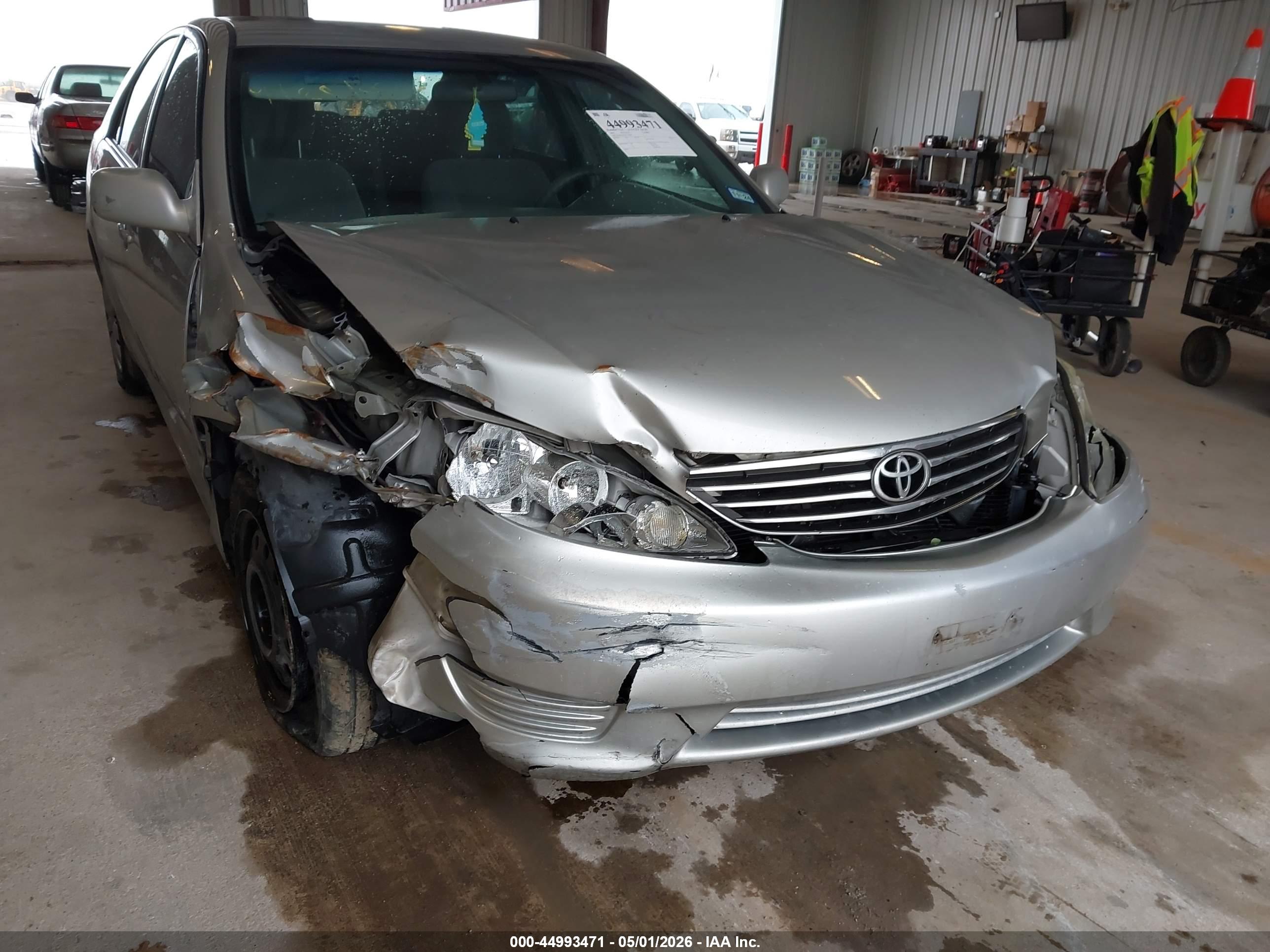 TOYOTA CAMRY image 6