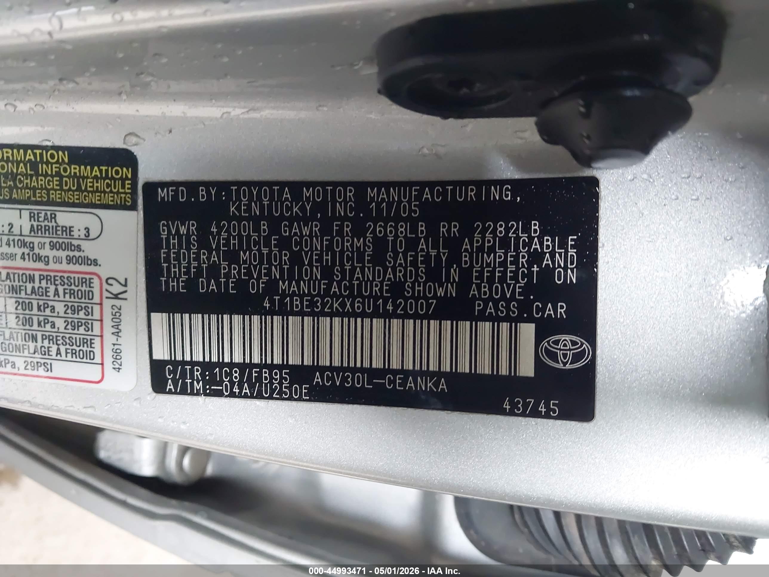 TOYOTA CAMRY image 9