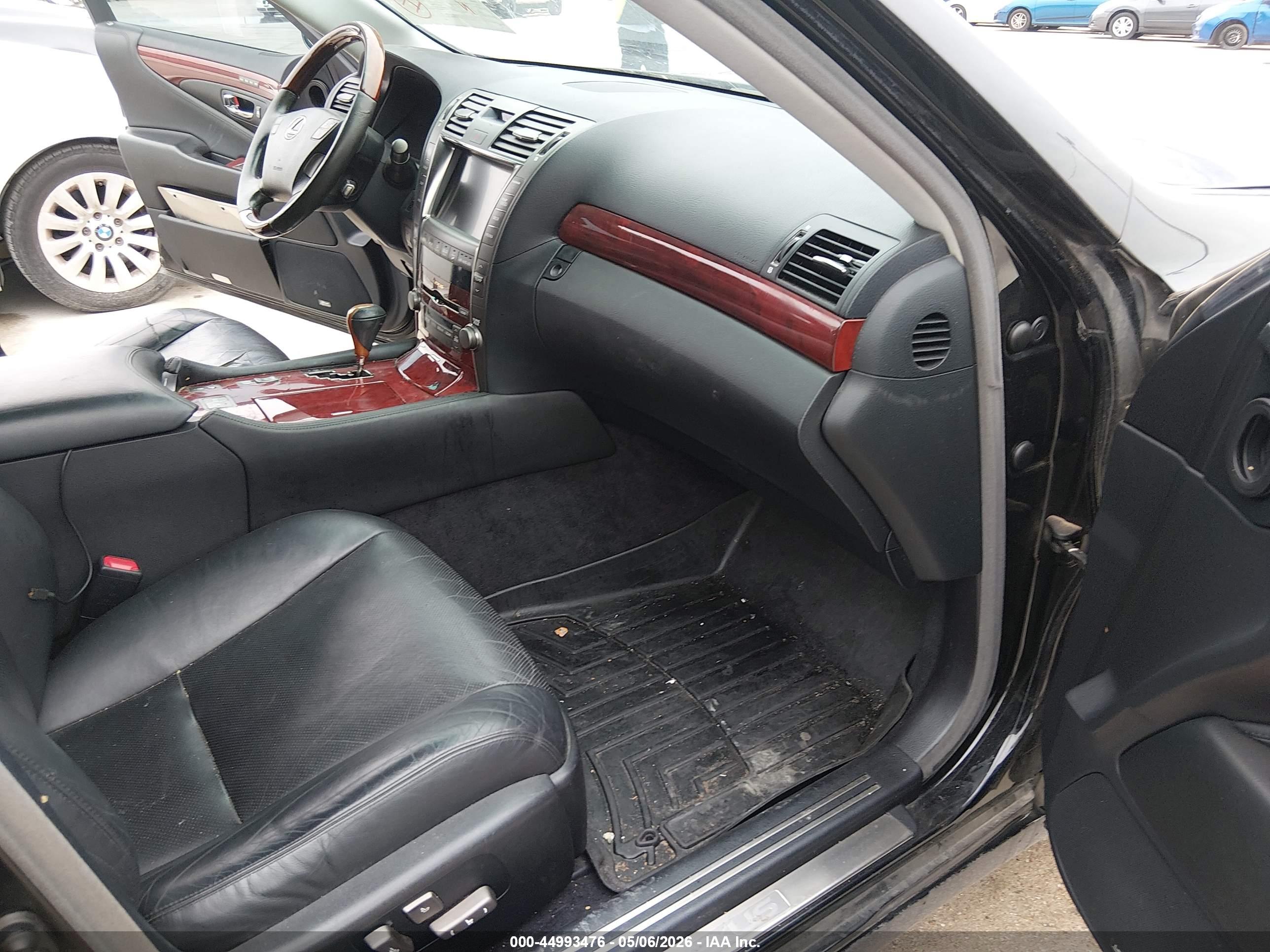 LEXUS LS image 5