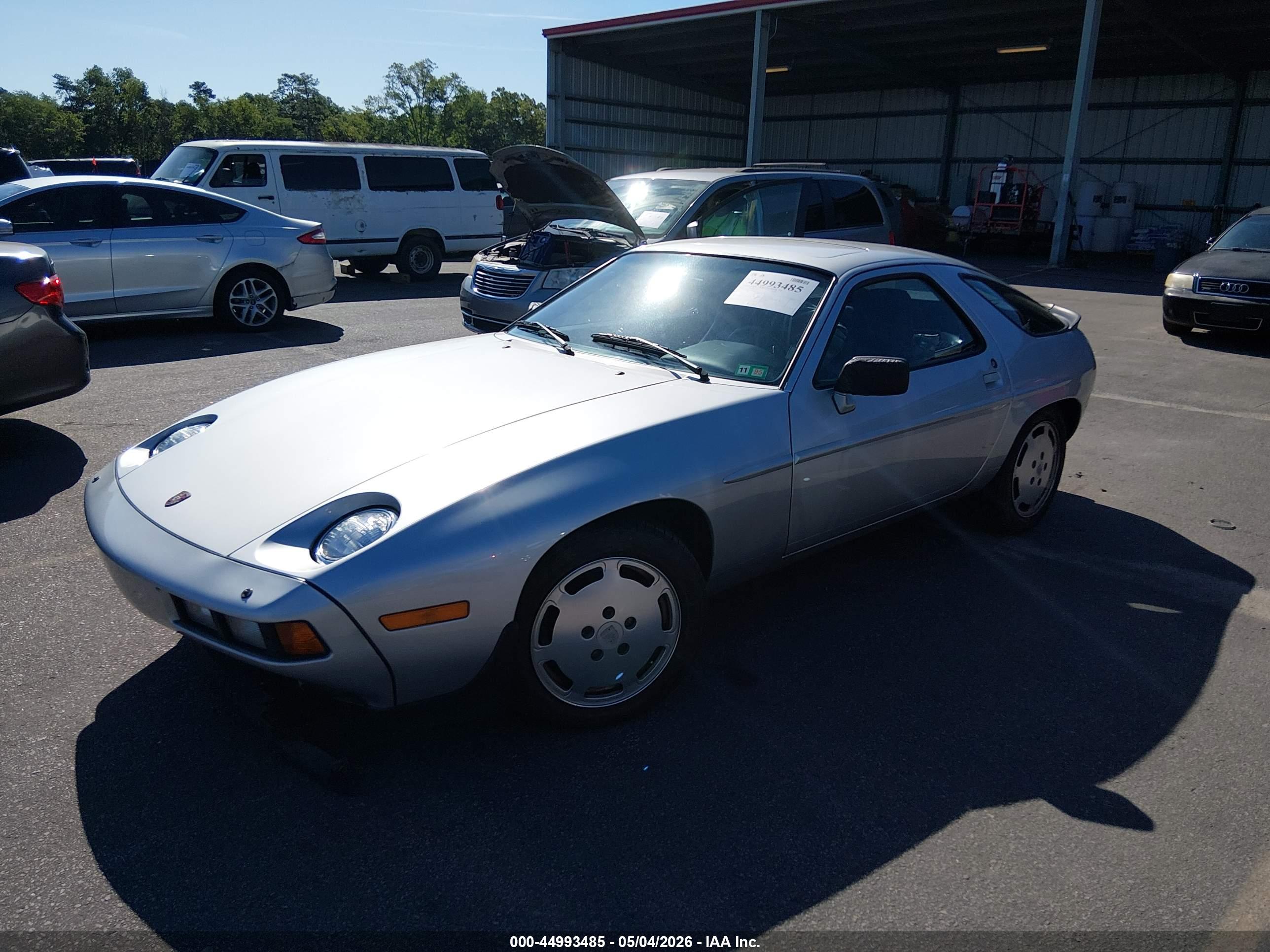 PORSCHE 928 image 2