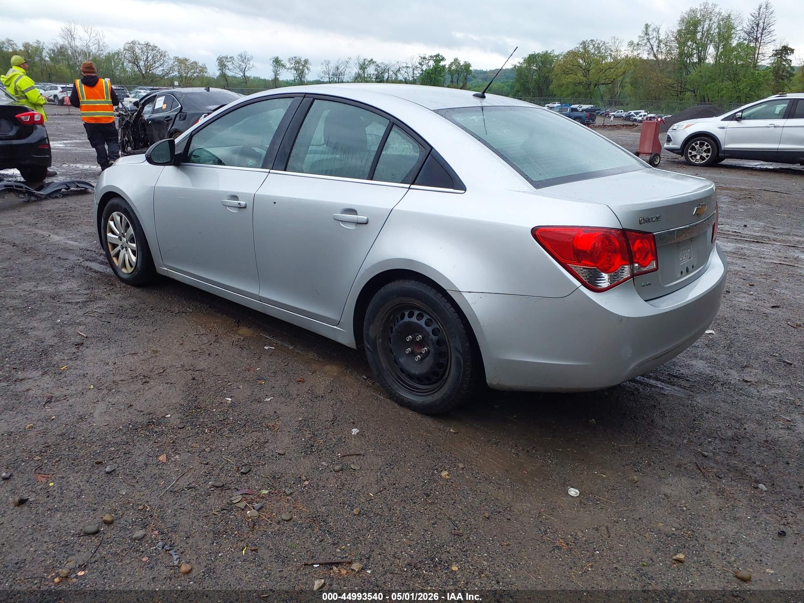 CHEVROLET CRUZE image 3