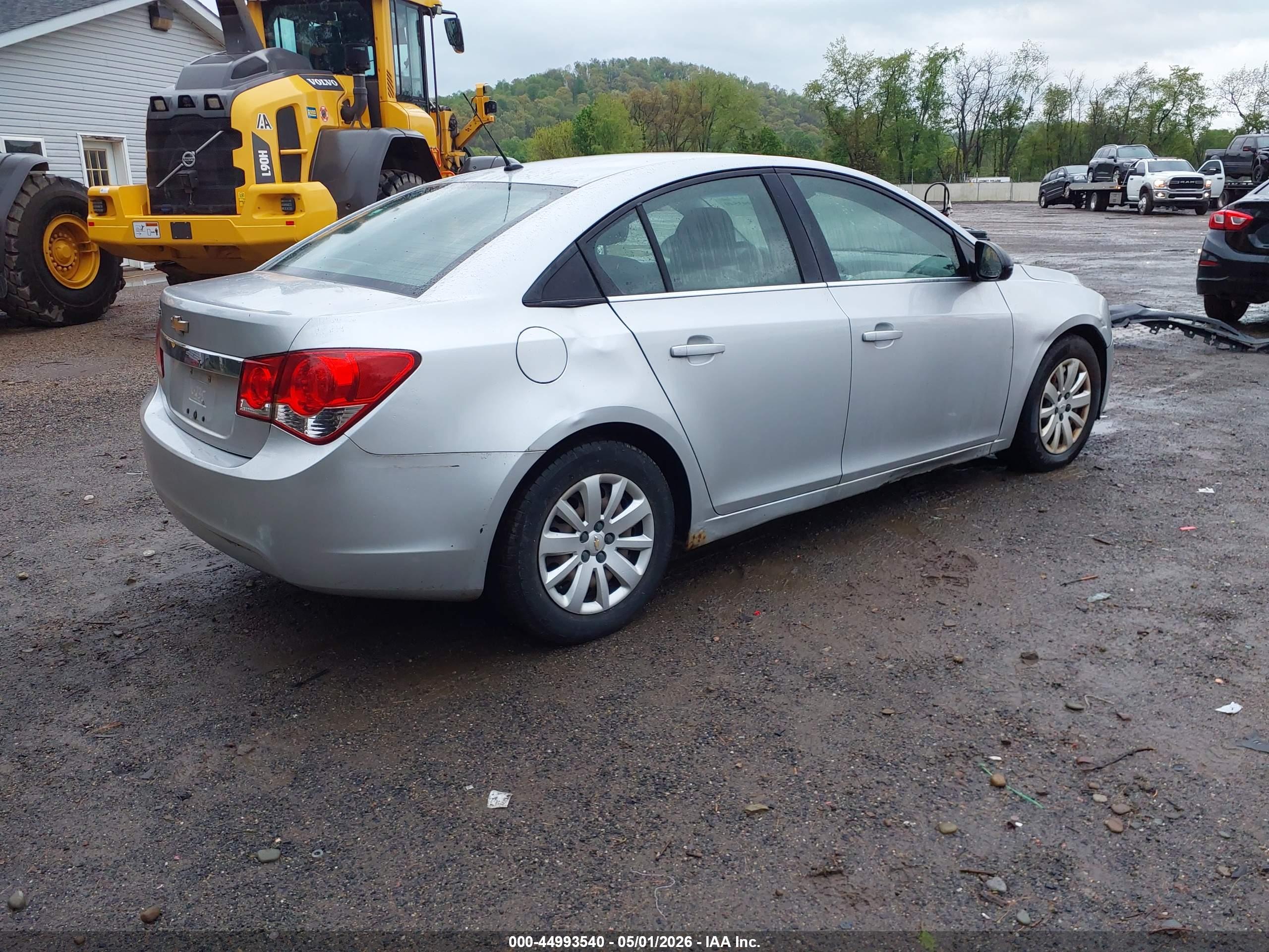 CHEVROLET CRUZE image 4