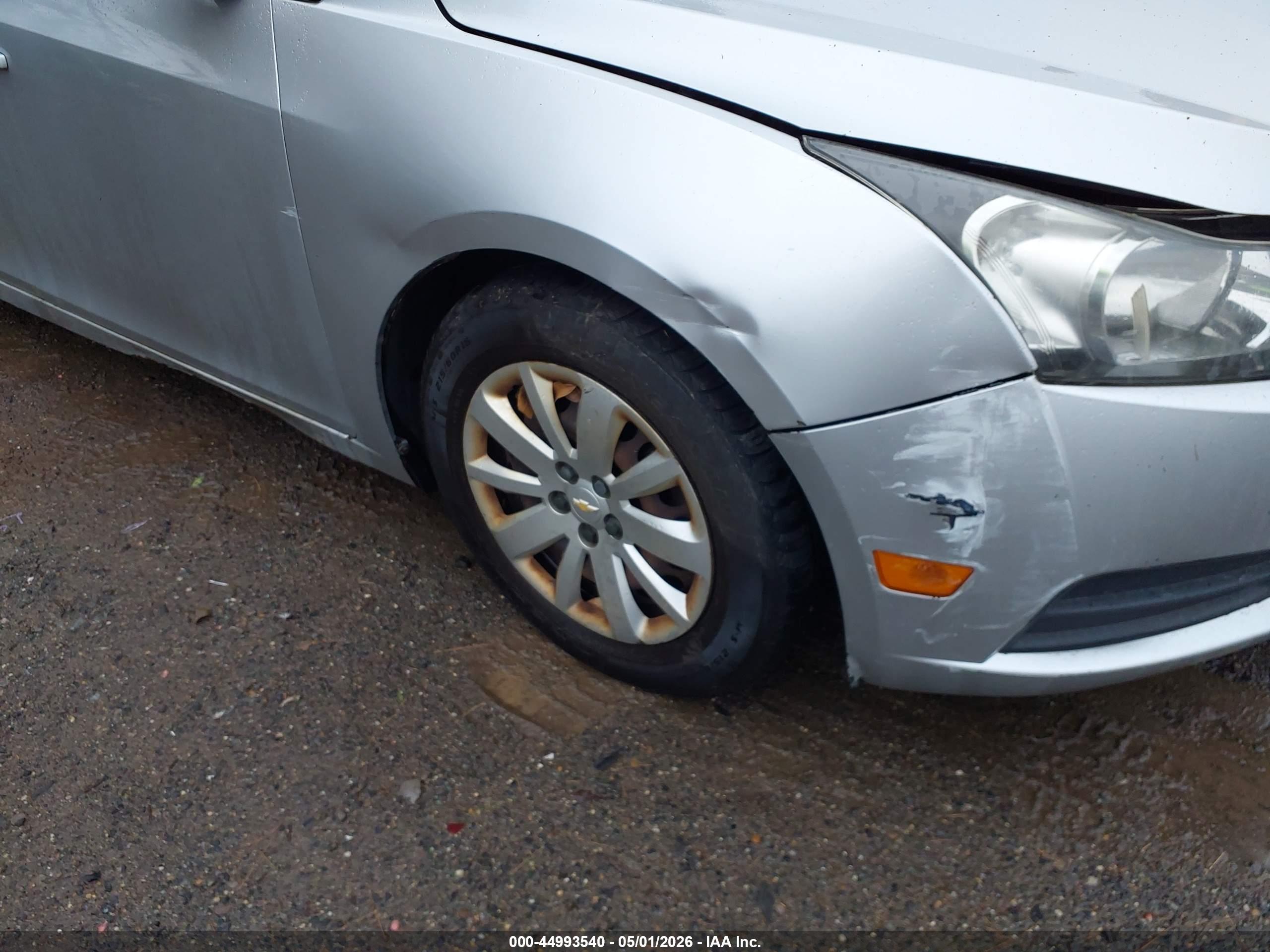 CHEVROLET CRUZE image 6