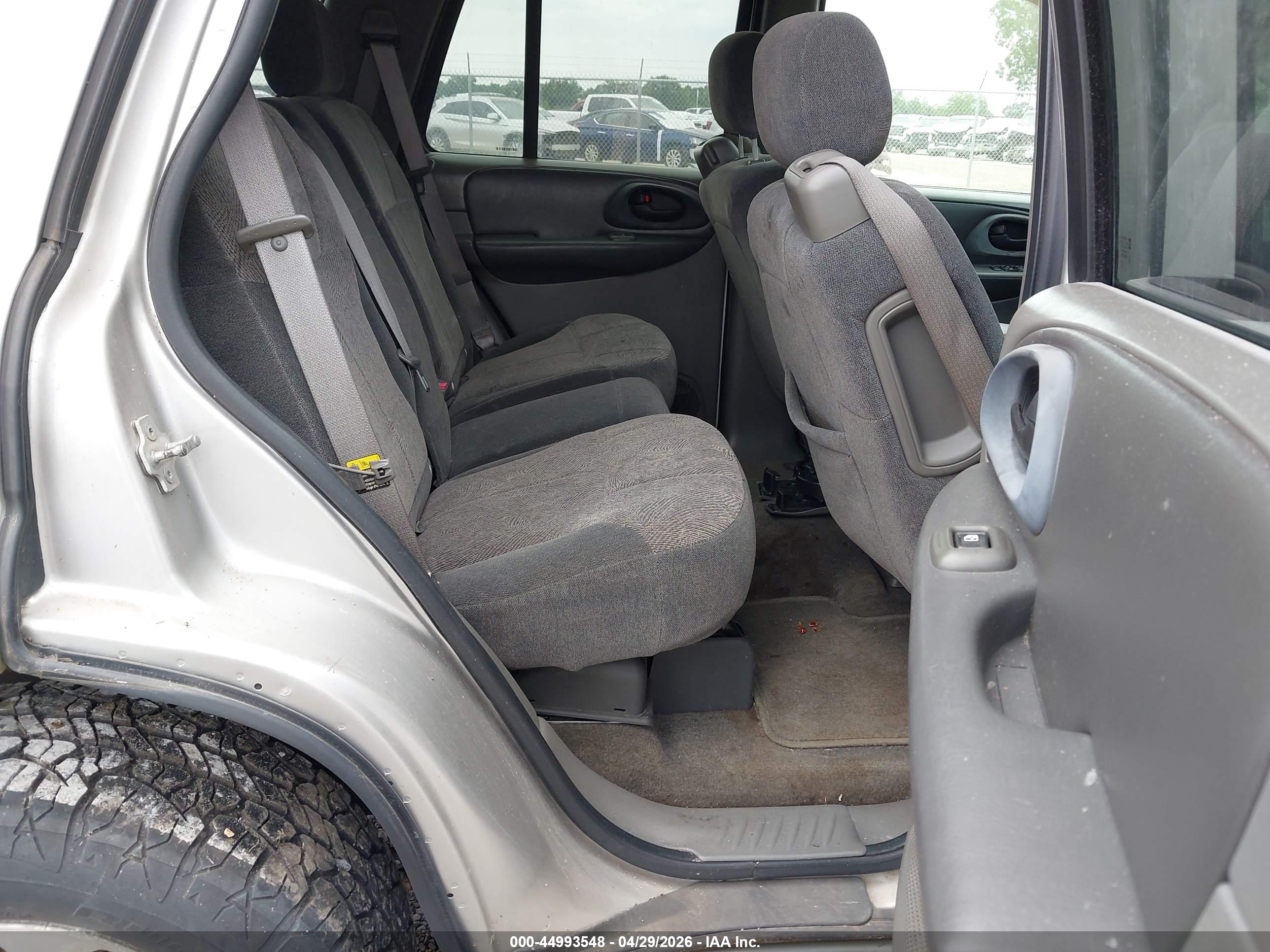 CHEVROLET TRAILBLAZER image 8