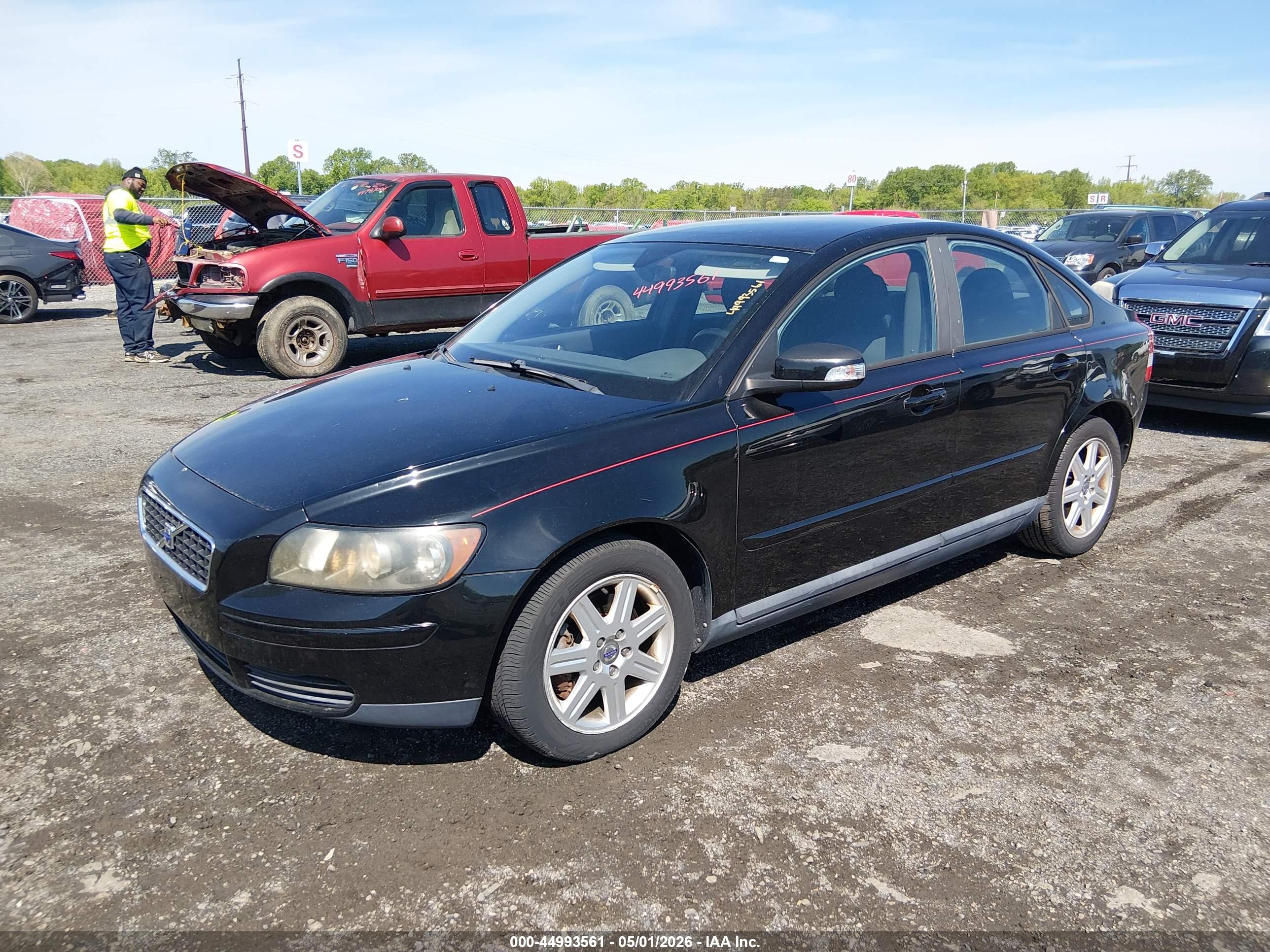 VOLVO S40 image 2