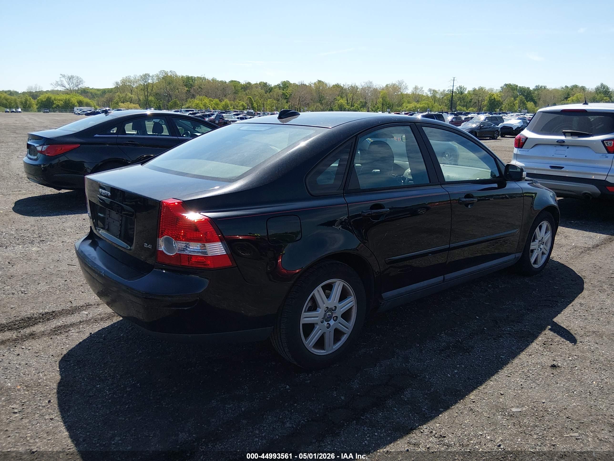 VOLVO S40 image 4