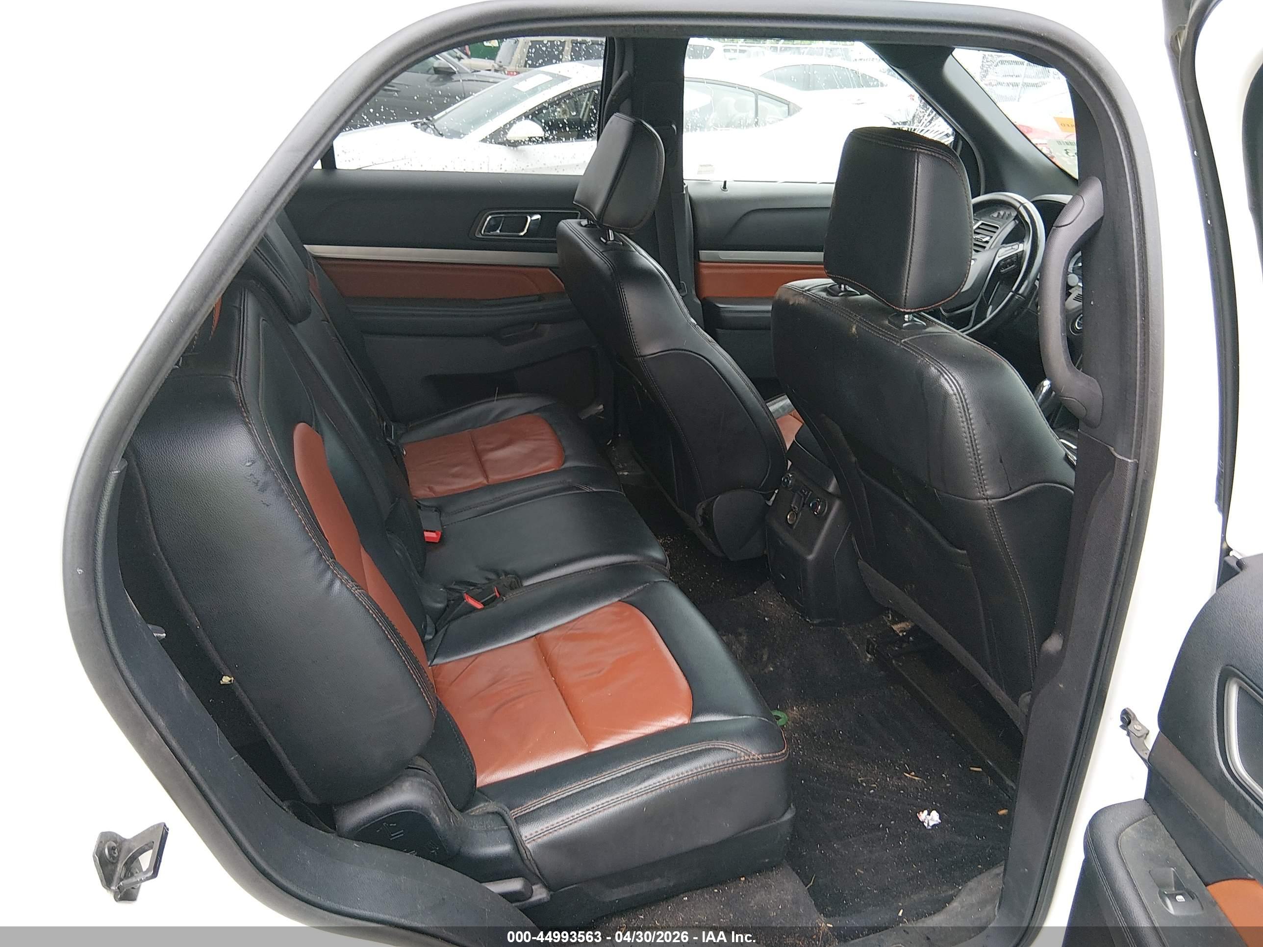 FORD EXPLORER image 8