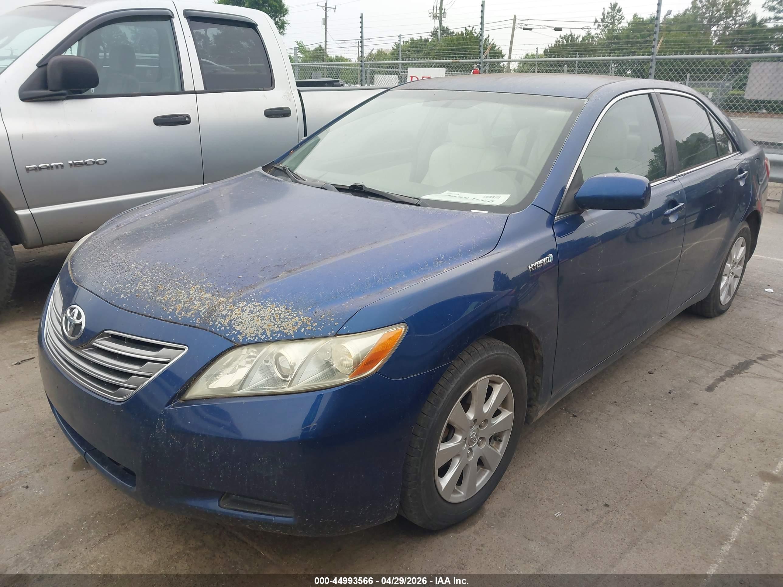 TOYOTA CAMRY image 2