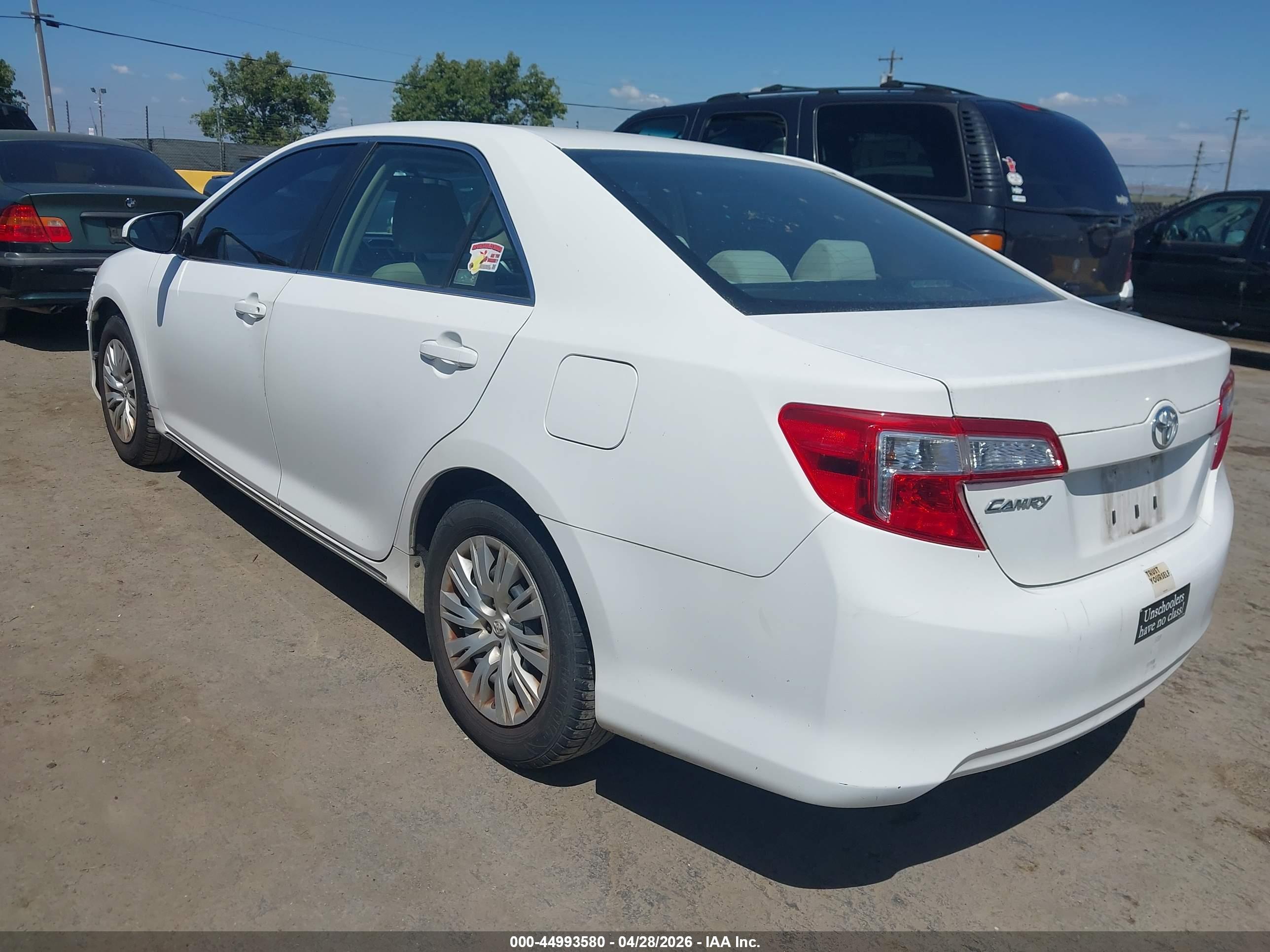 TOYOTA CAMRY image 3